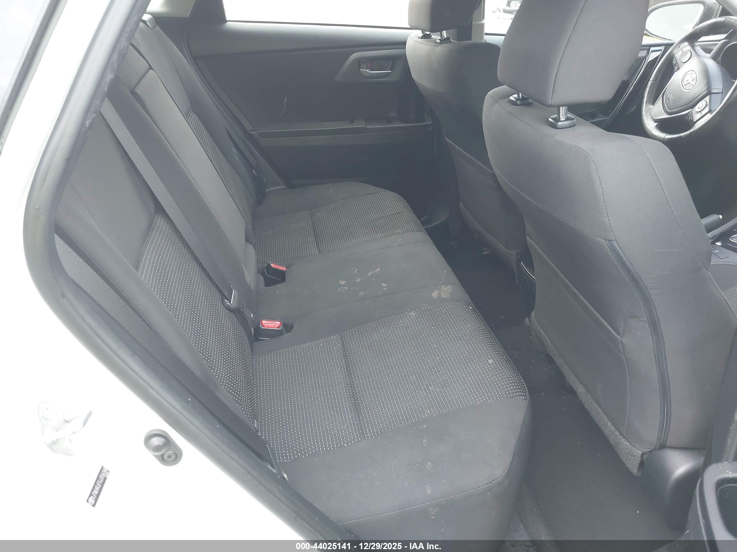 TOYOTA COROLLA image 8
