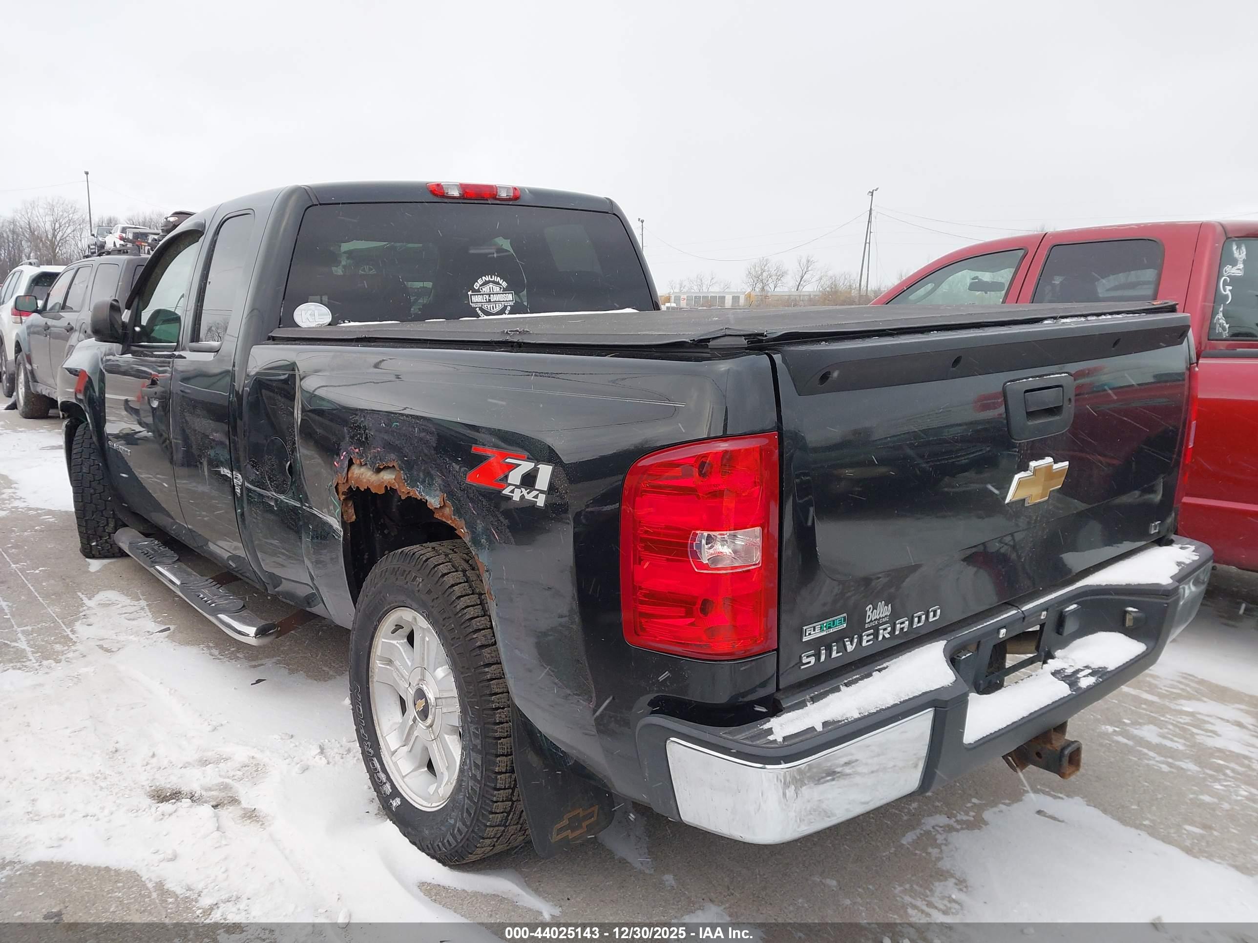 CHEVROLET SILVERADO image 3