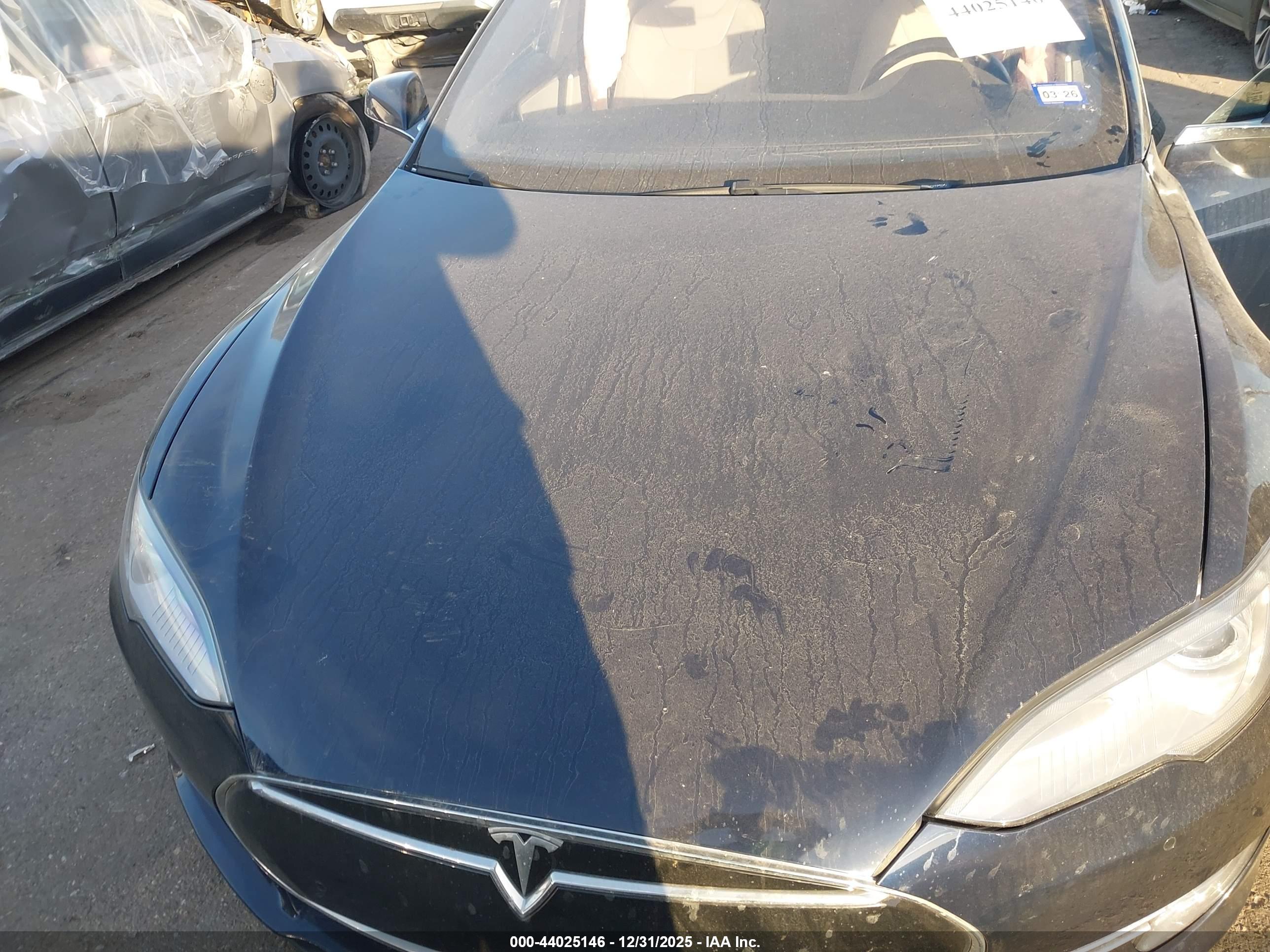 TESLA MODEL image 10