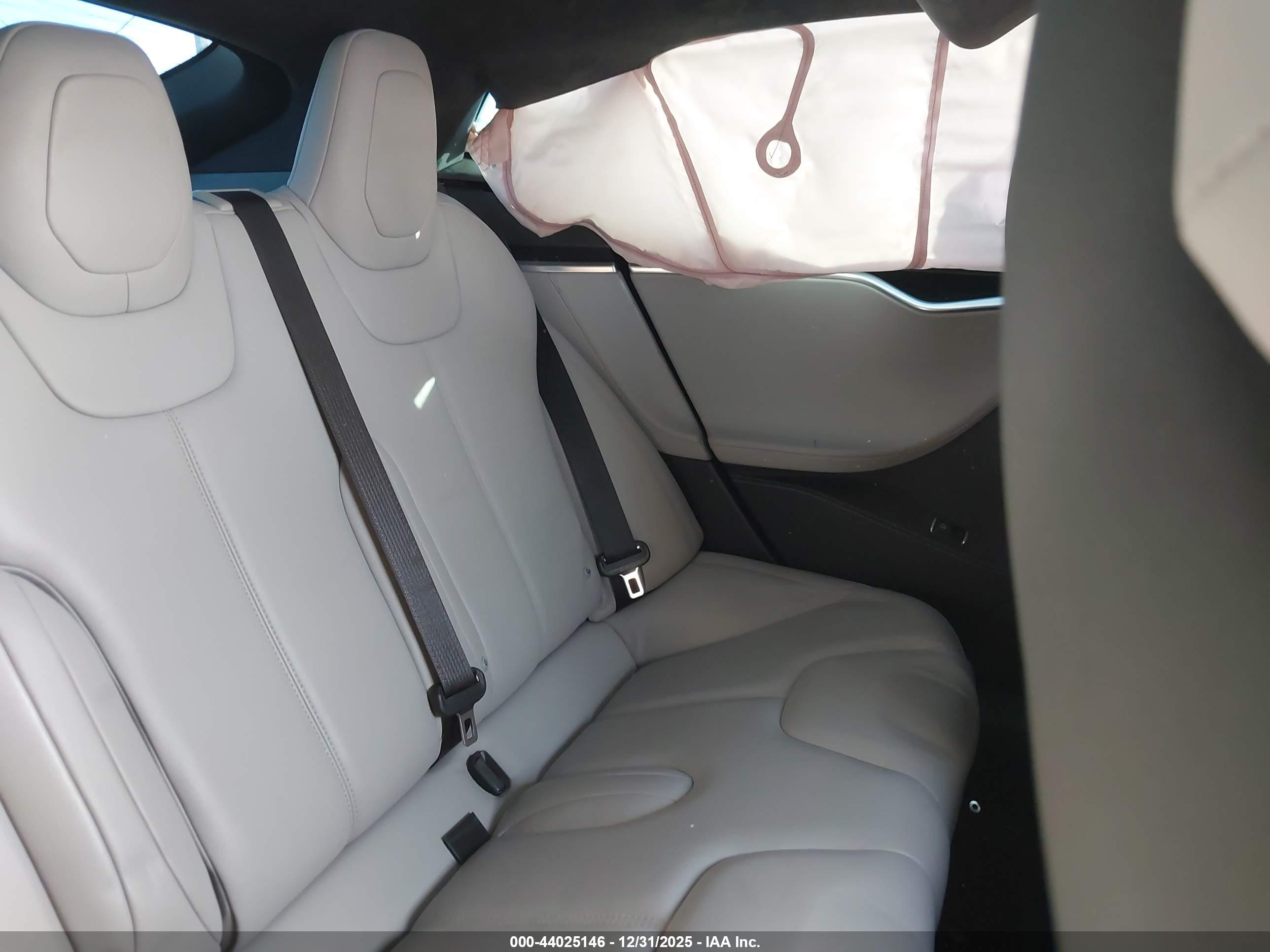 TESLA MODEL image 8