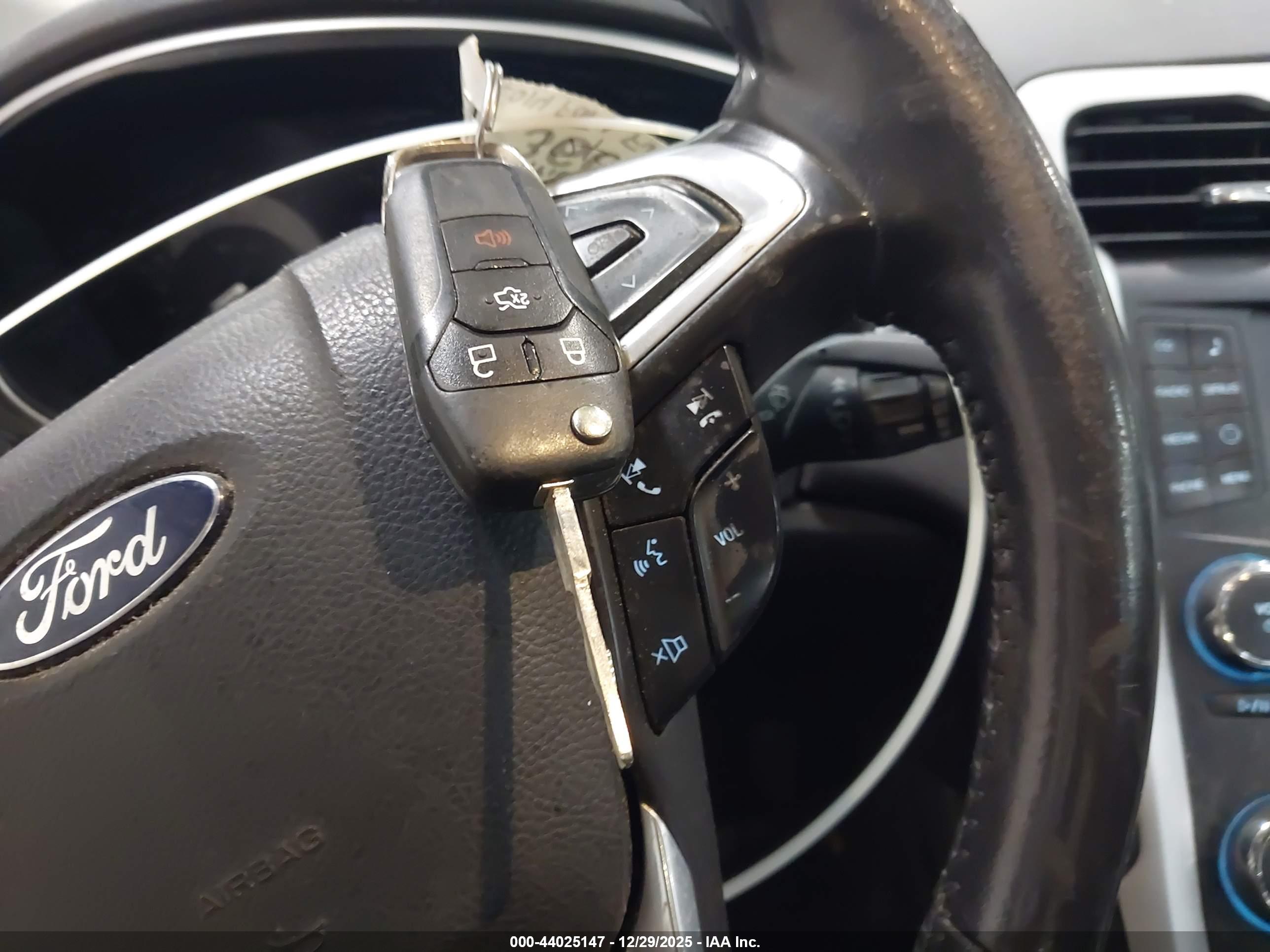 FORD FUSION image 11