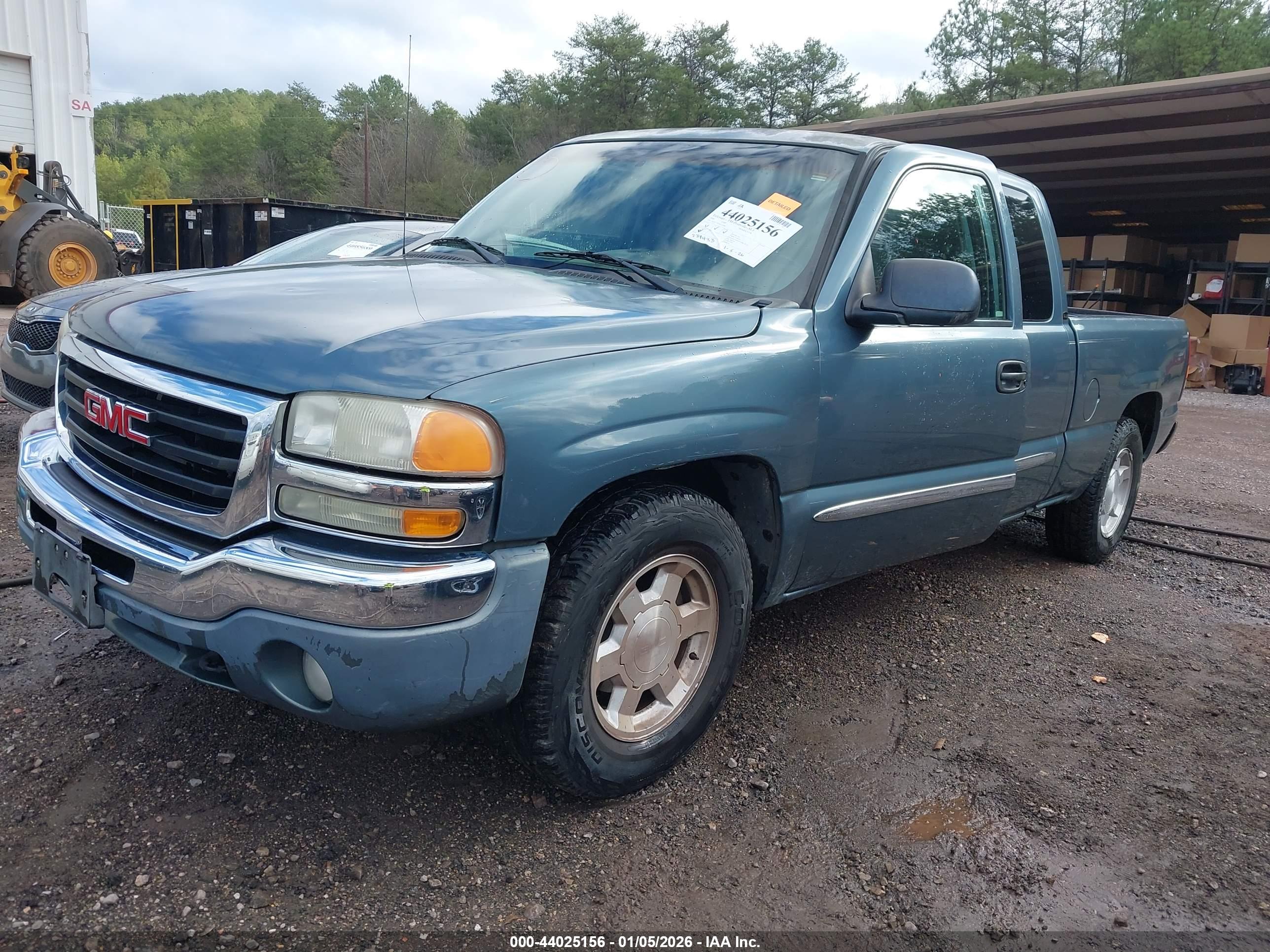 GMC SIERRA image 2