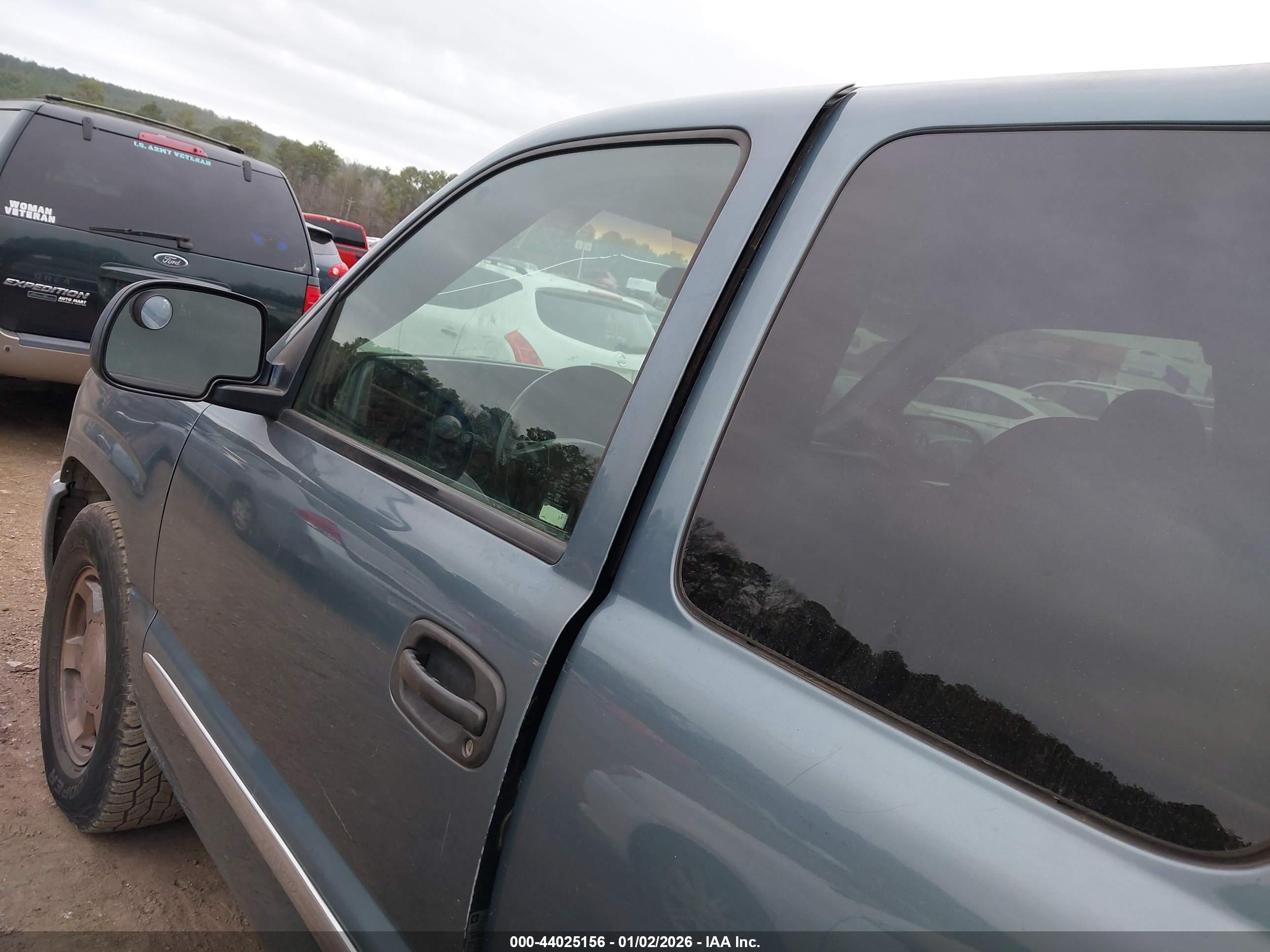 GMC SIERRA image 6