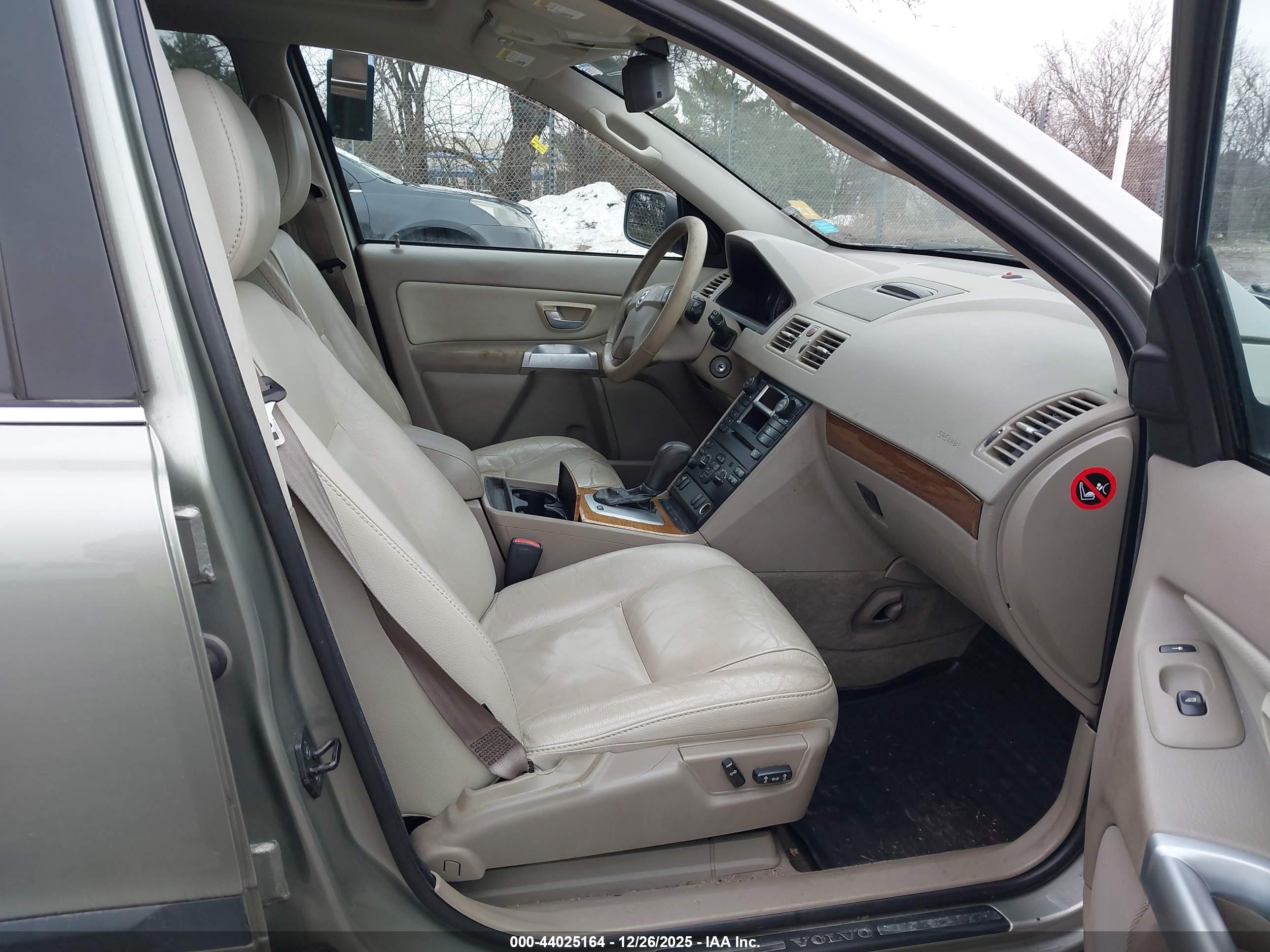 VOLVO XC90 image 5