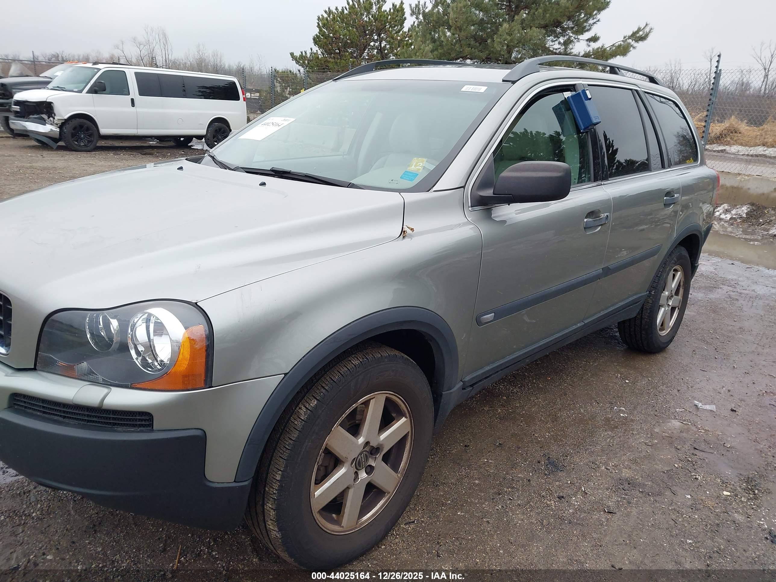 VOLVO XC90 image 6