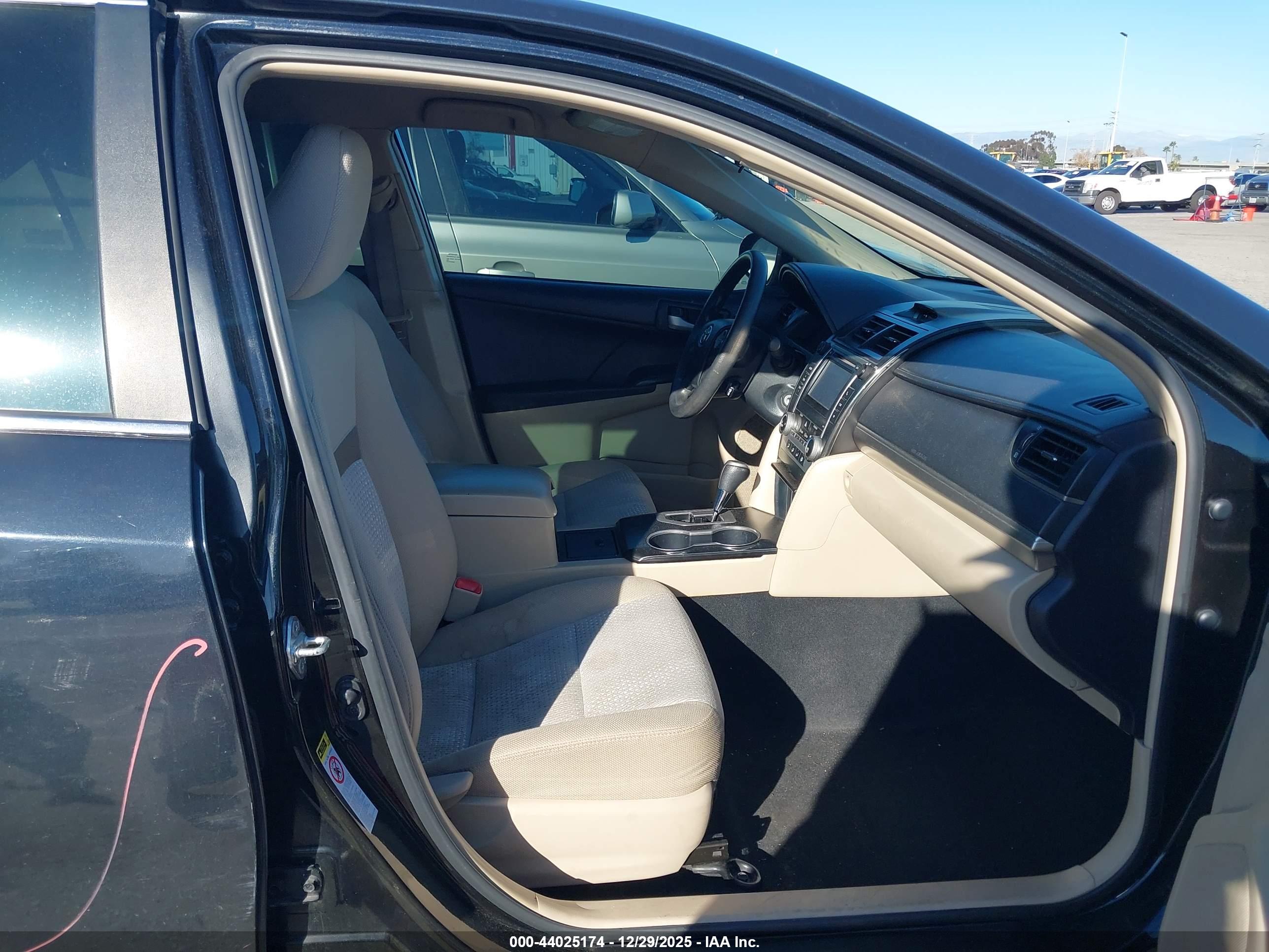 TOYOTA CAMRY image 5