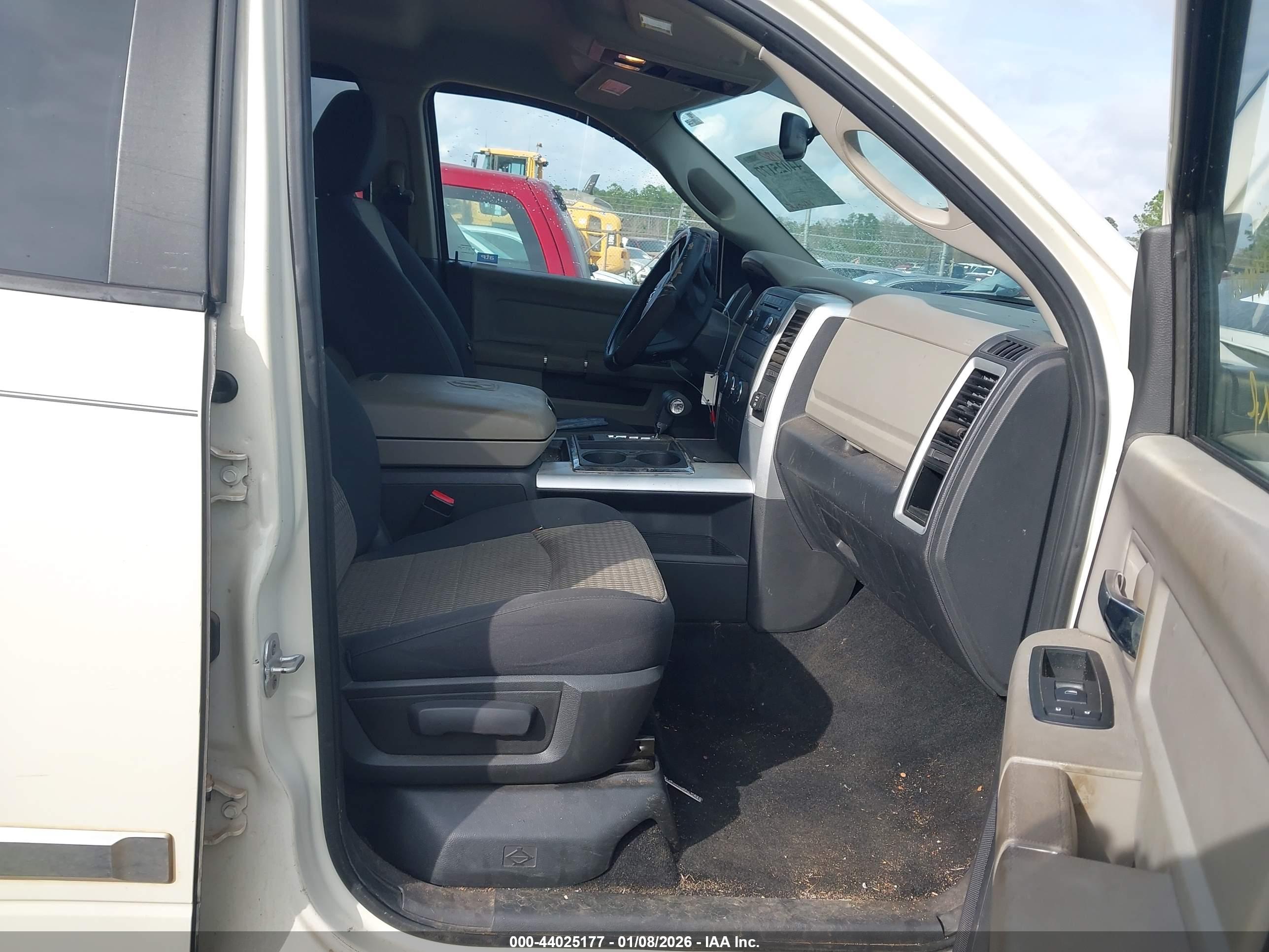 DODGE RAM image 5