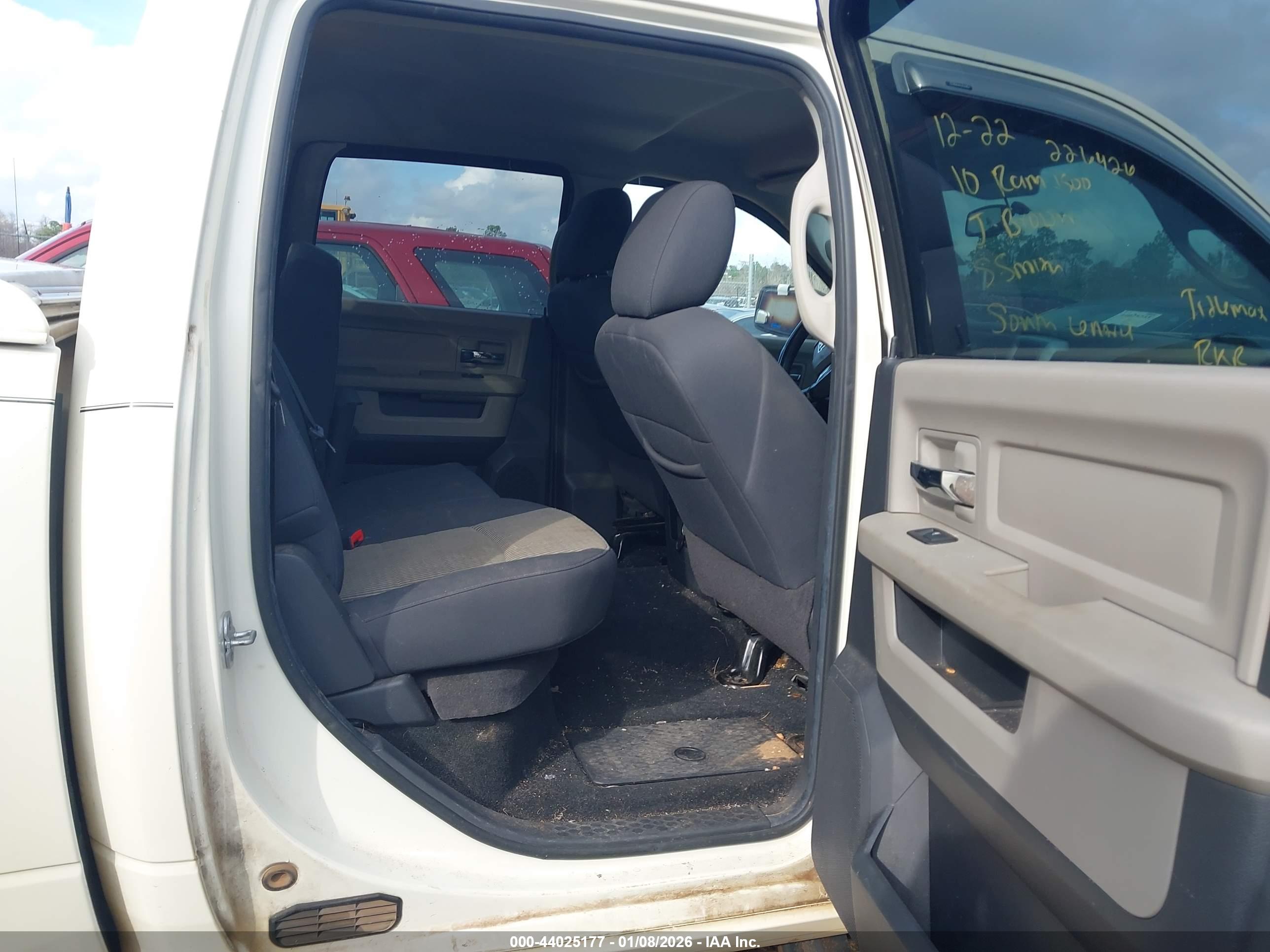 DODGE RAM image 8