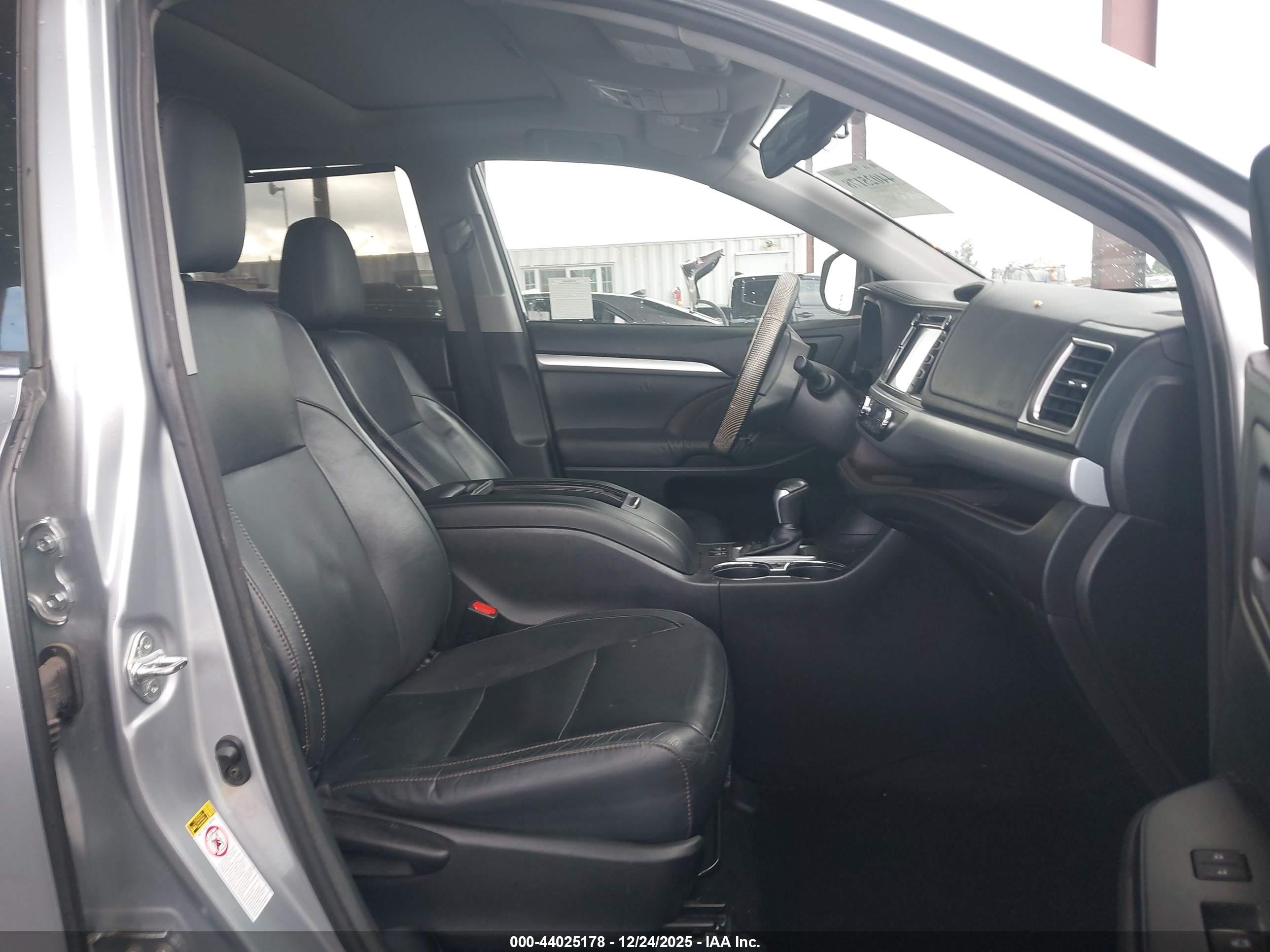 TOYOTA HIGHLANDER image 5