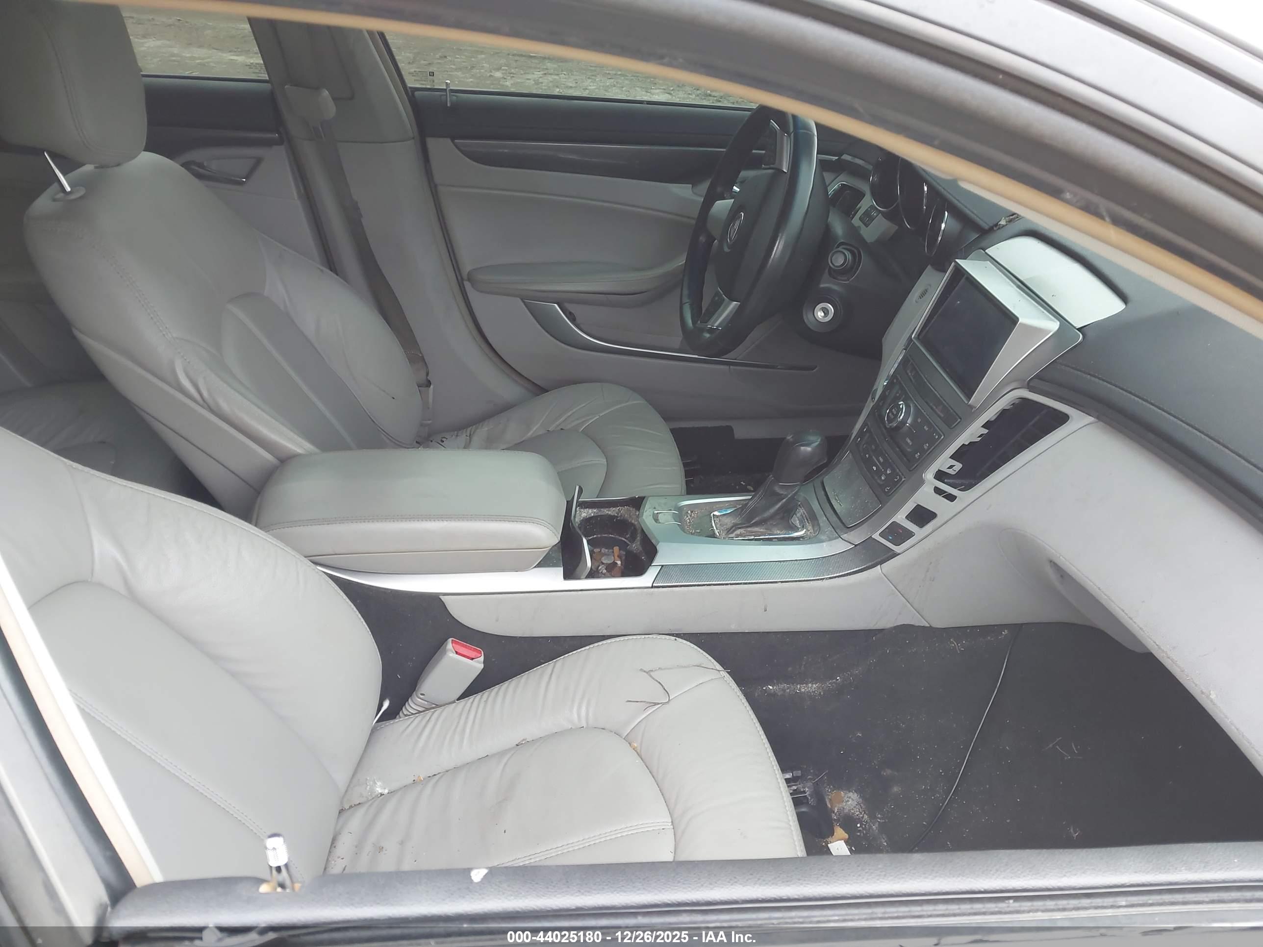 CADILLAC CTS image 5