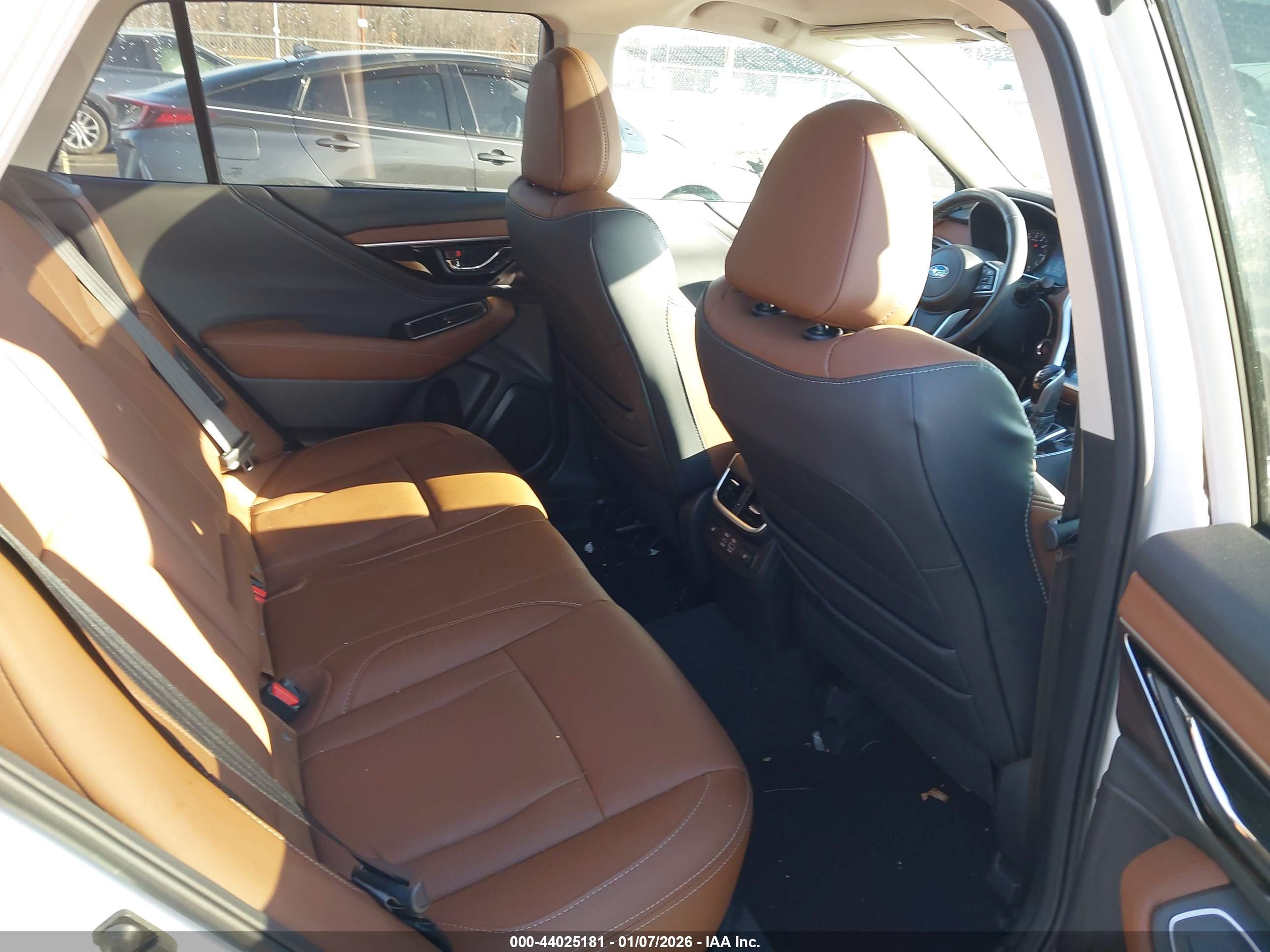 SUBARU OUTBACK image 8