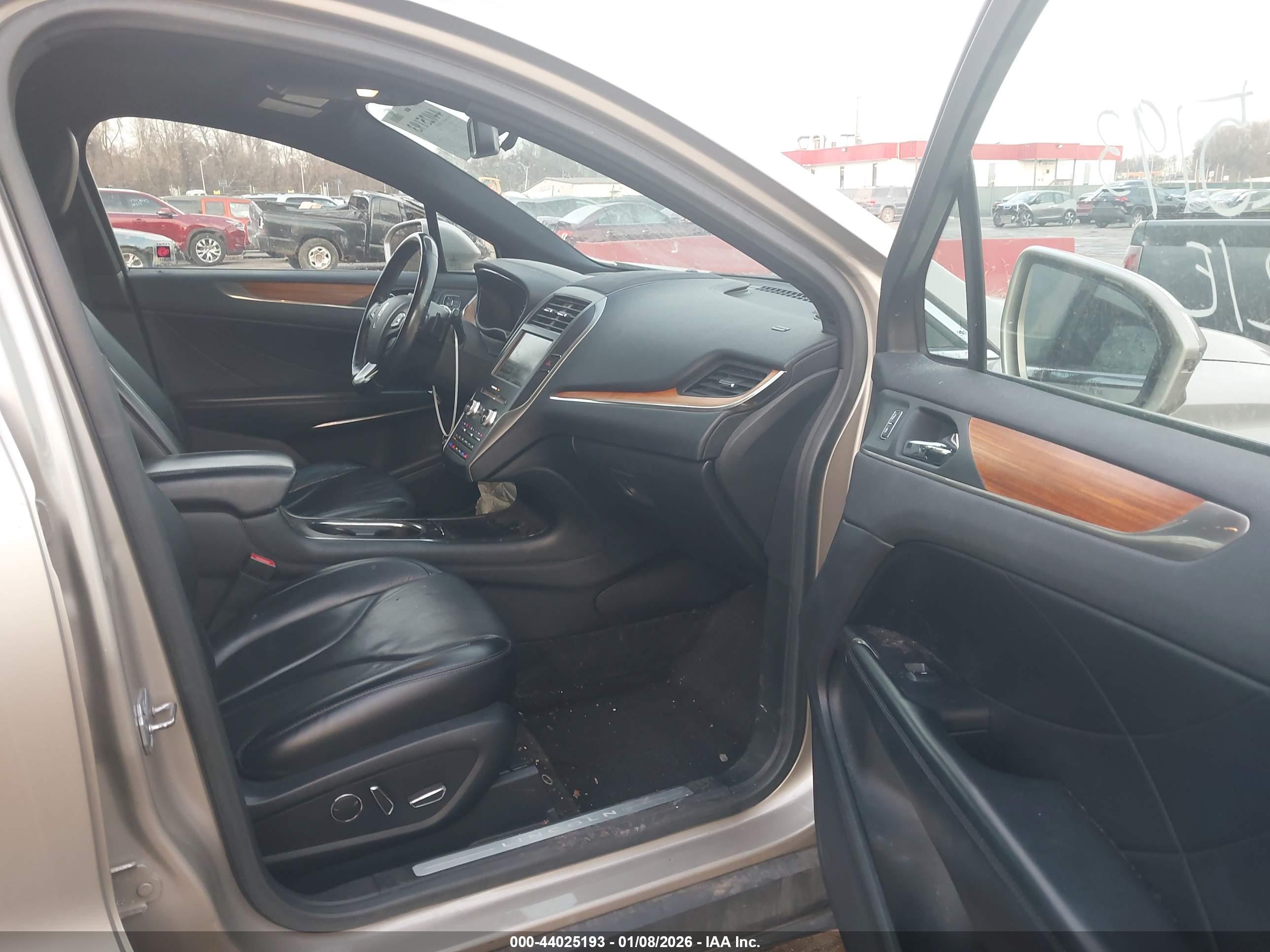 LINCOLN MKC image 5