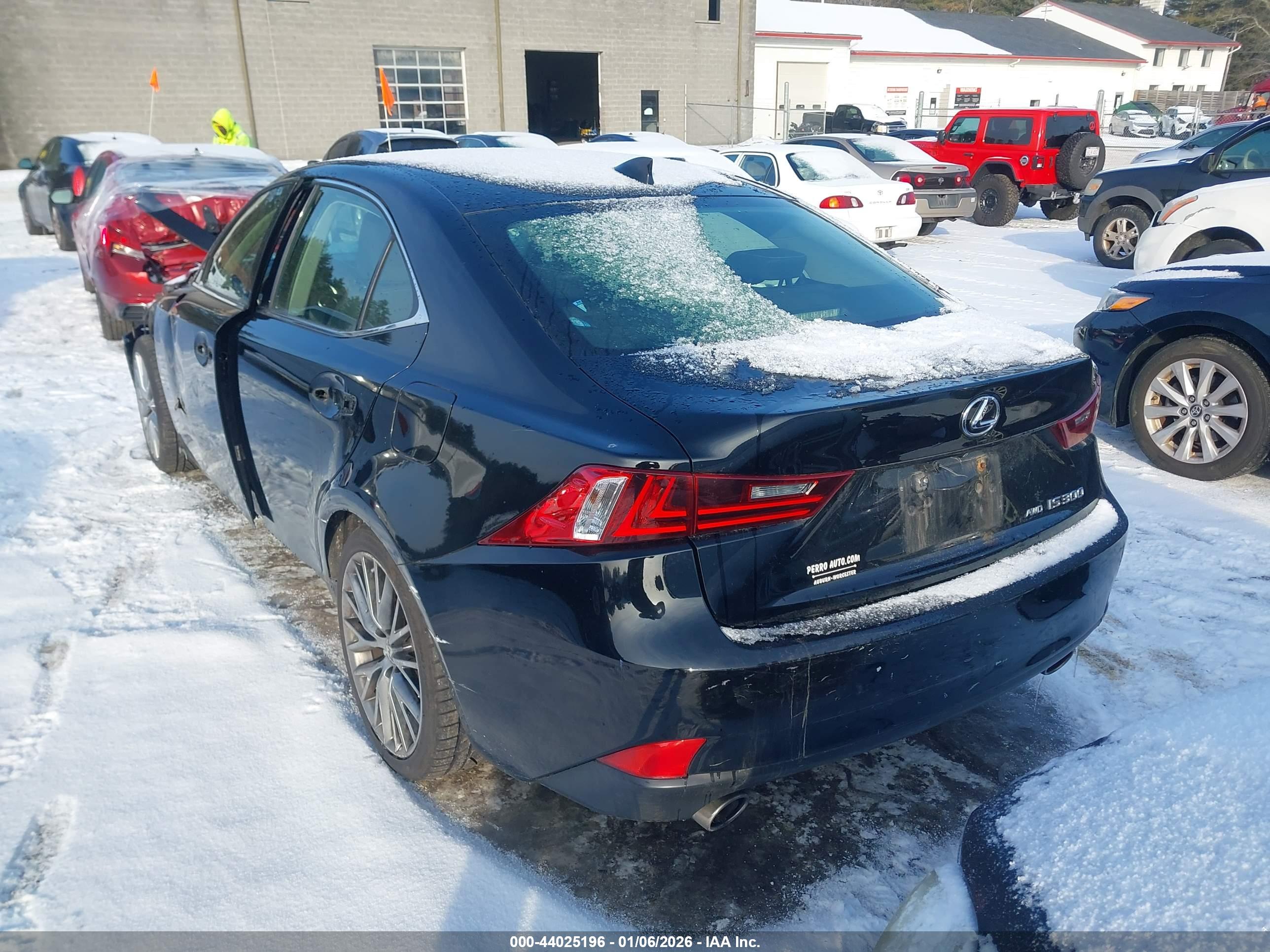 LEXUS IS image 3