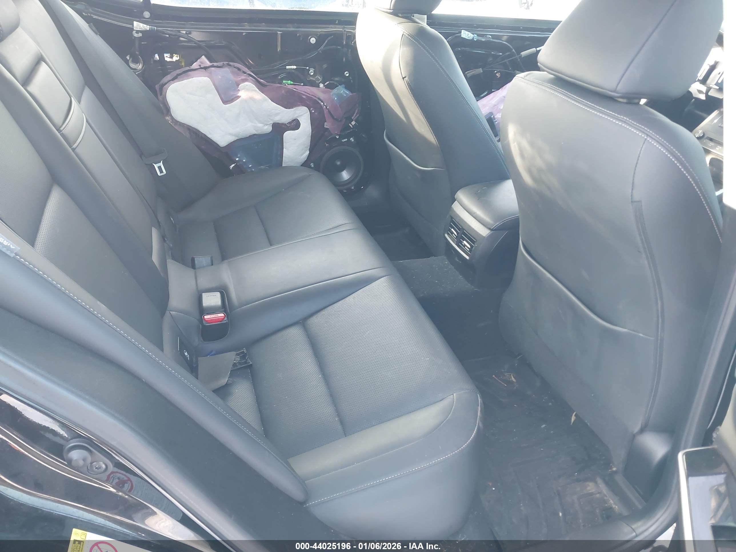 LEXUS IS image 8