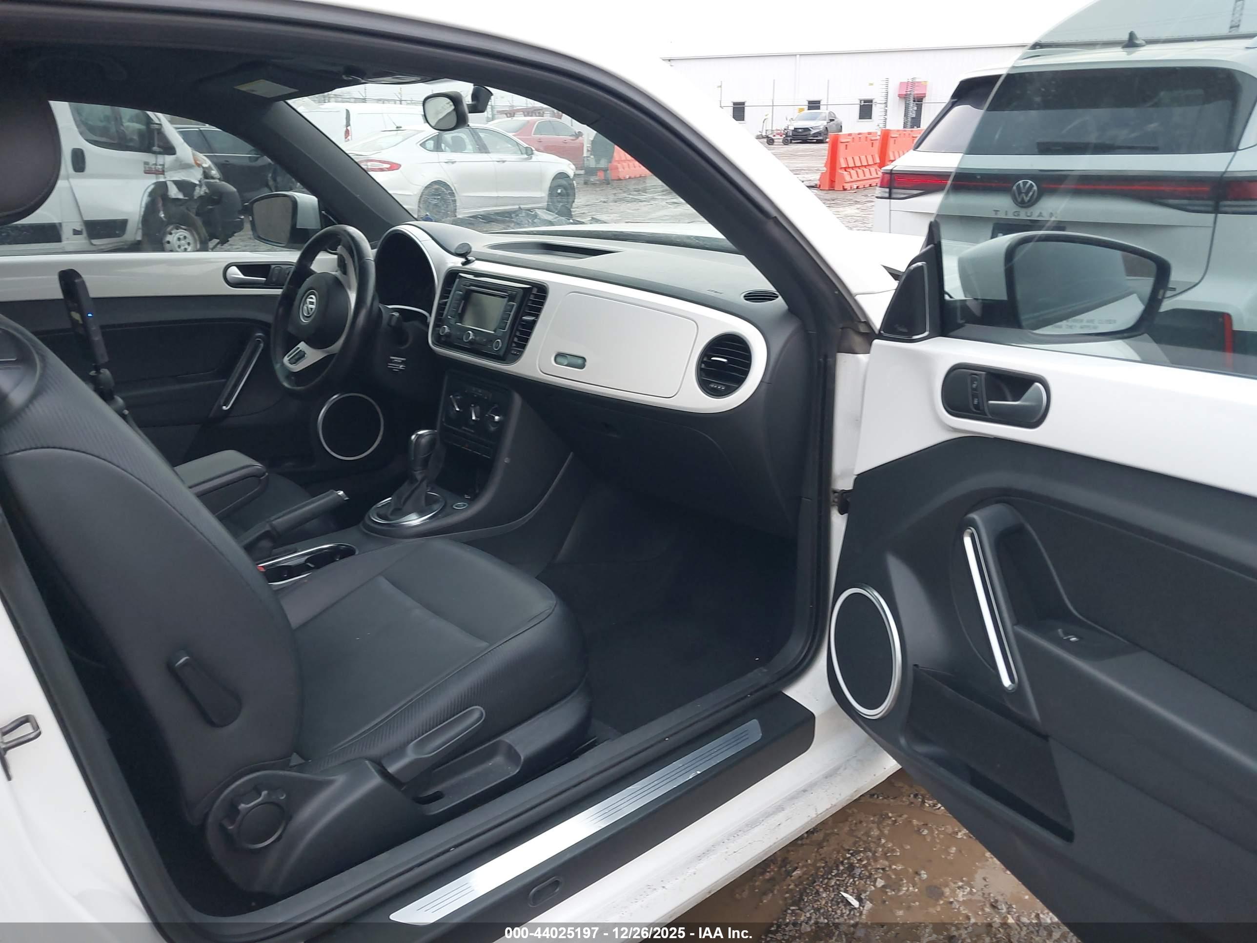 VOLKSWAGEN BEETLE image 5