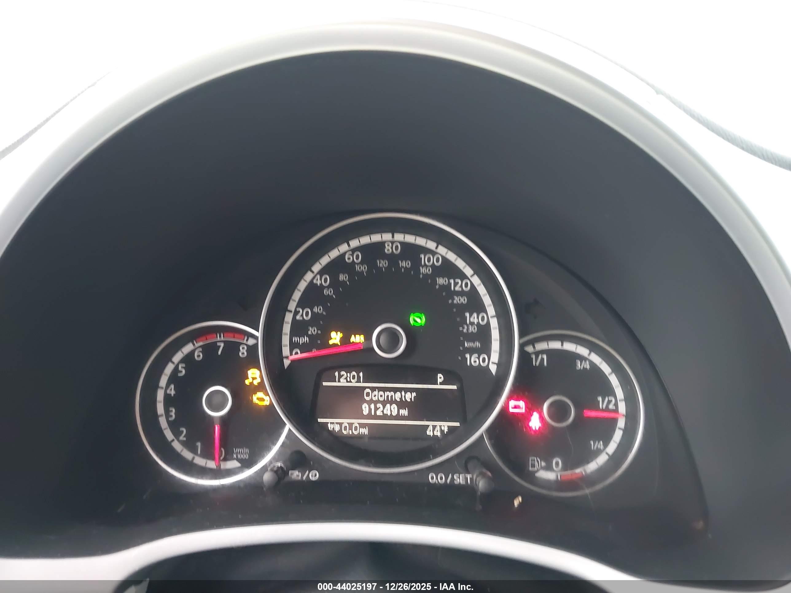 VOLKSWAGEN BEETLE image 7