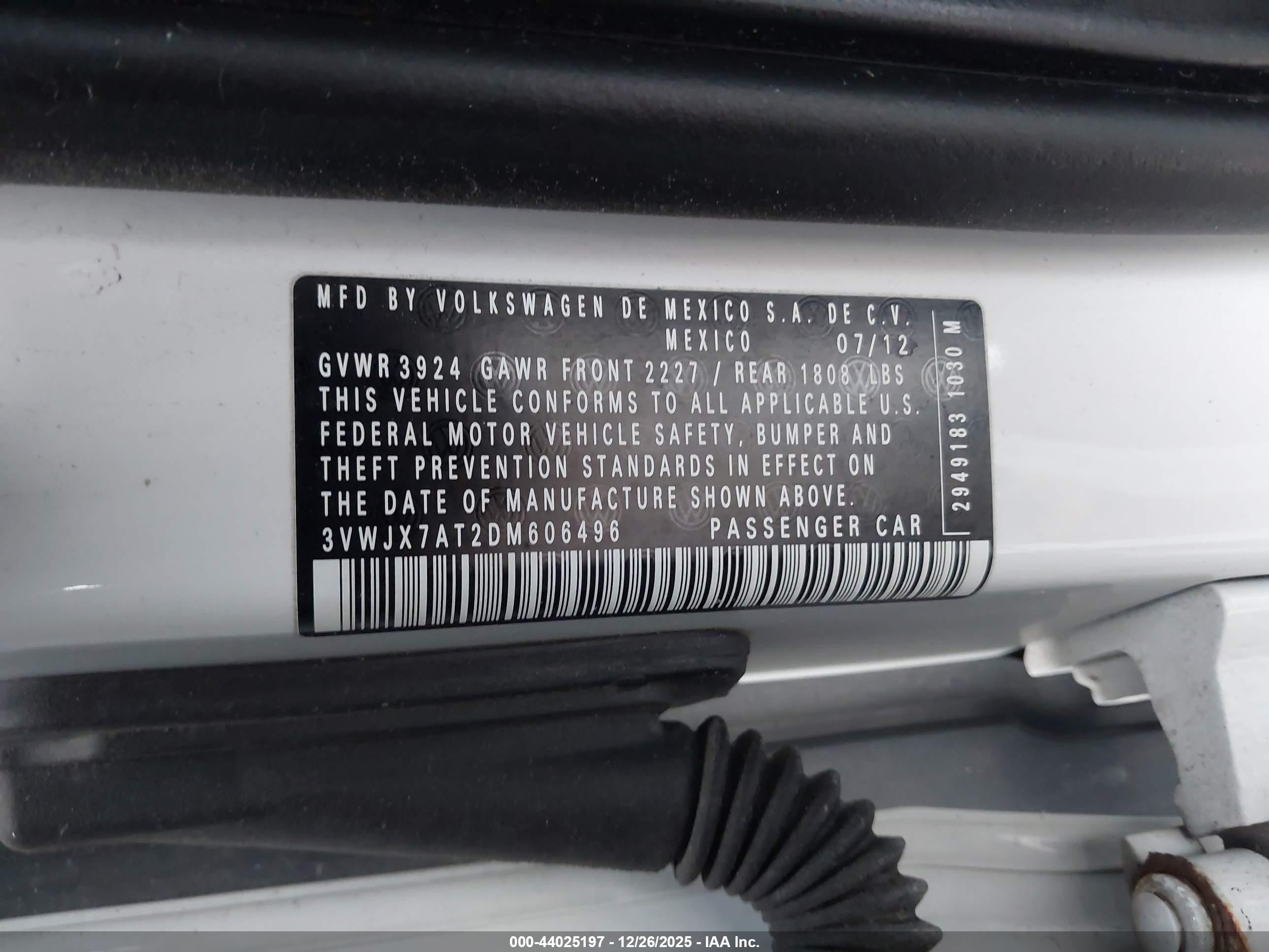VOLKSWAGEN BEETLE image 9