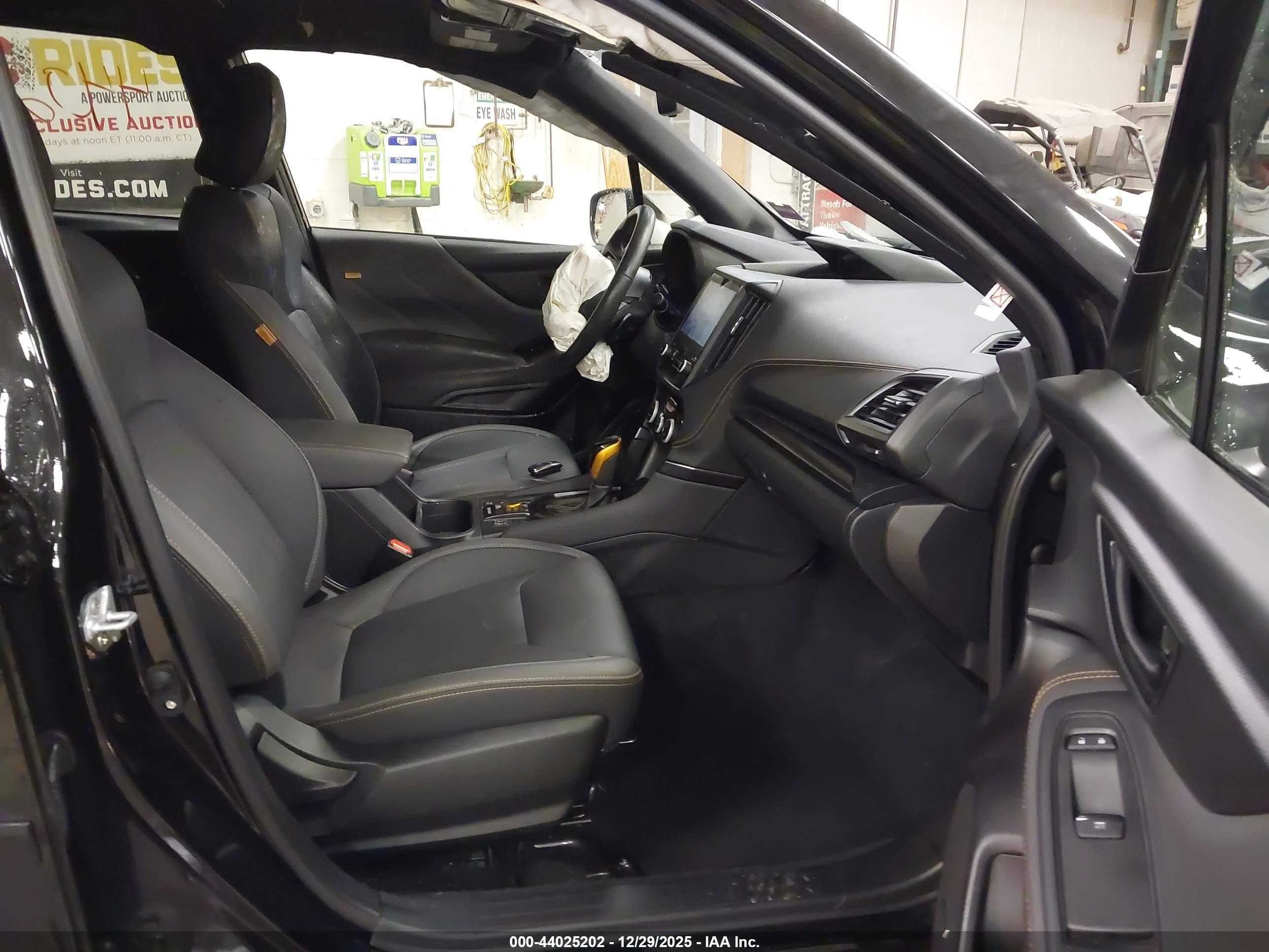 SUBARU FORESTER image 5