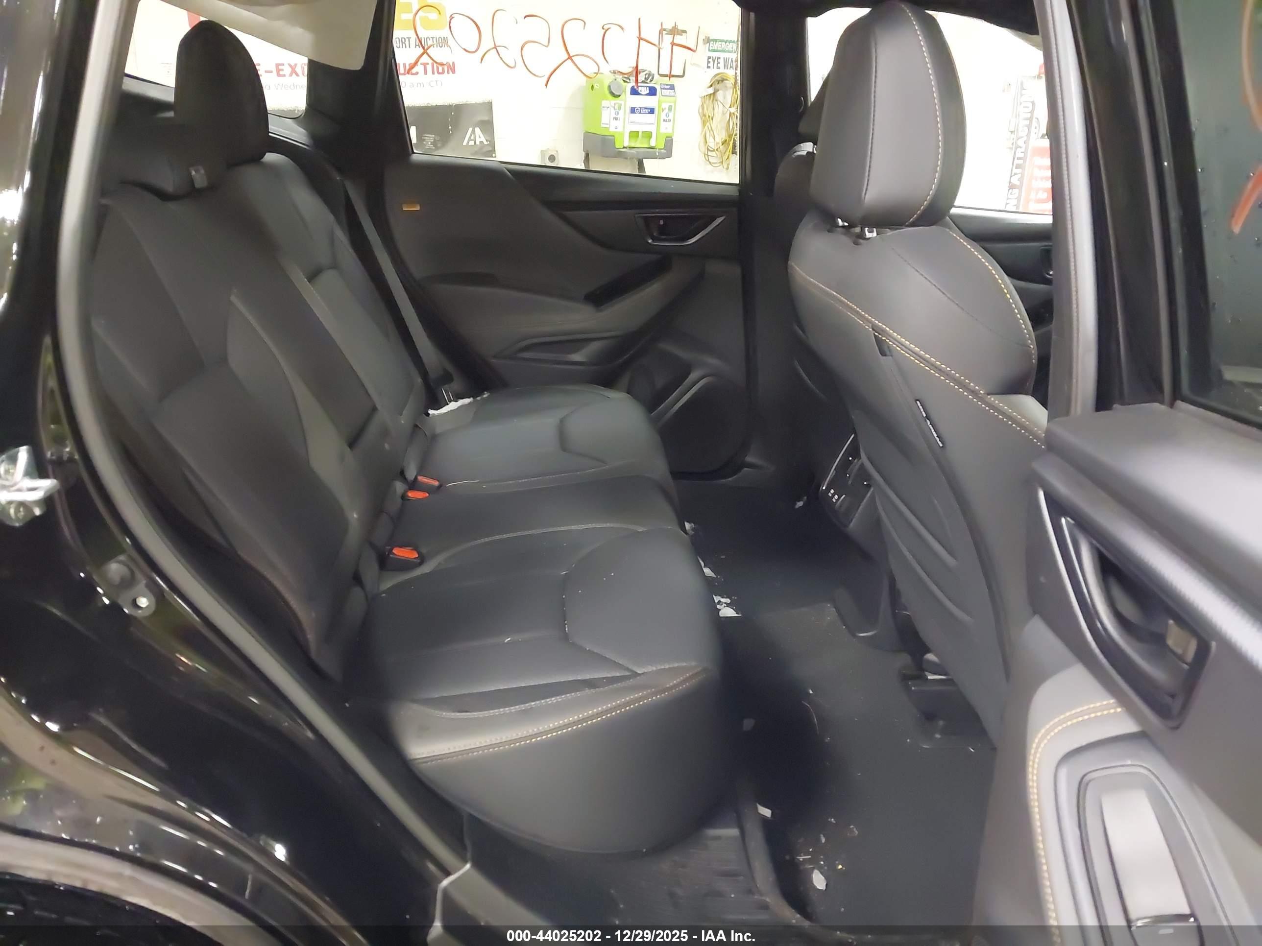 SUBARU FORESTER image 8