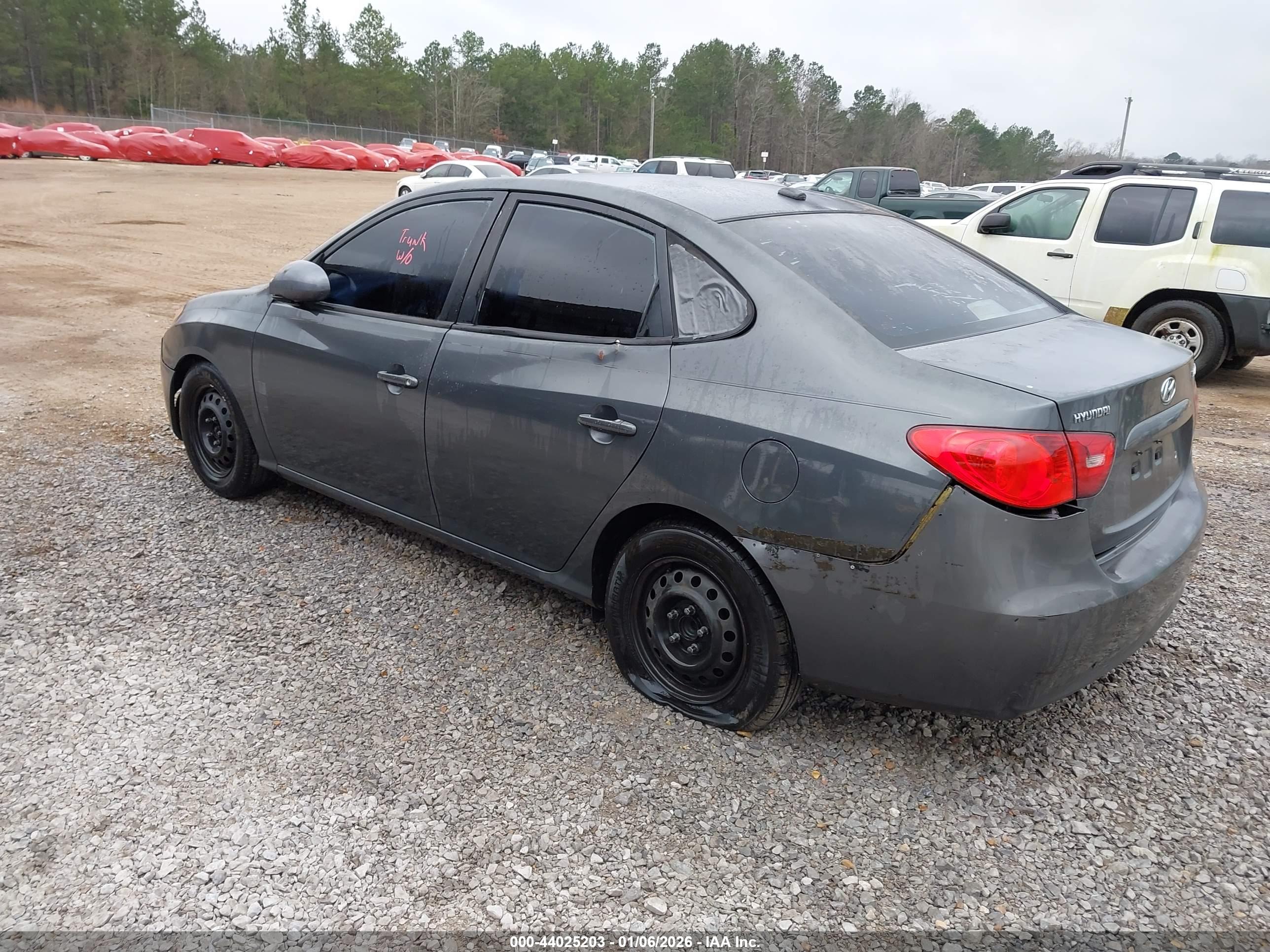 HYUNDAI ELANTRA image 3