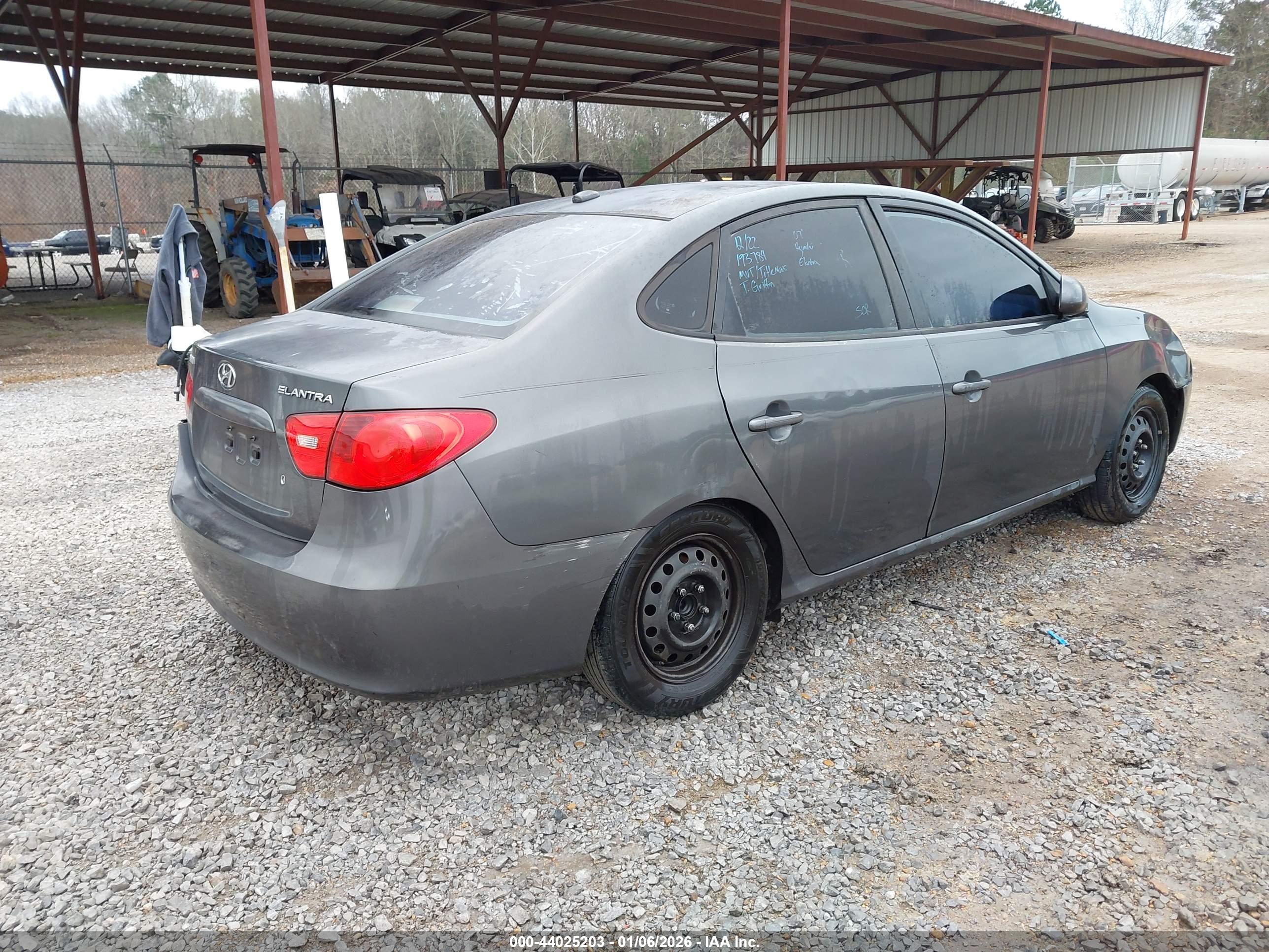 HYUNDAI ELANTRA image 4