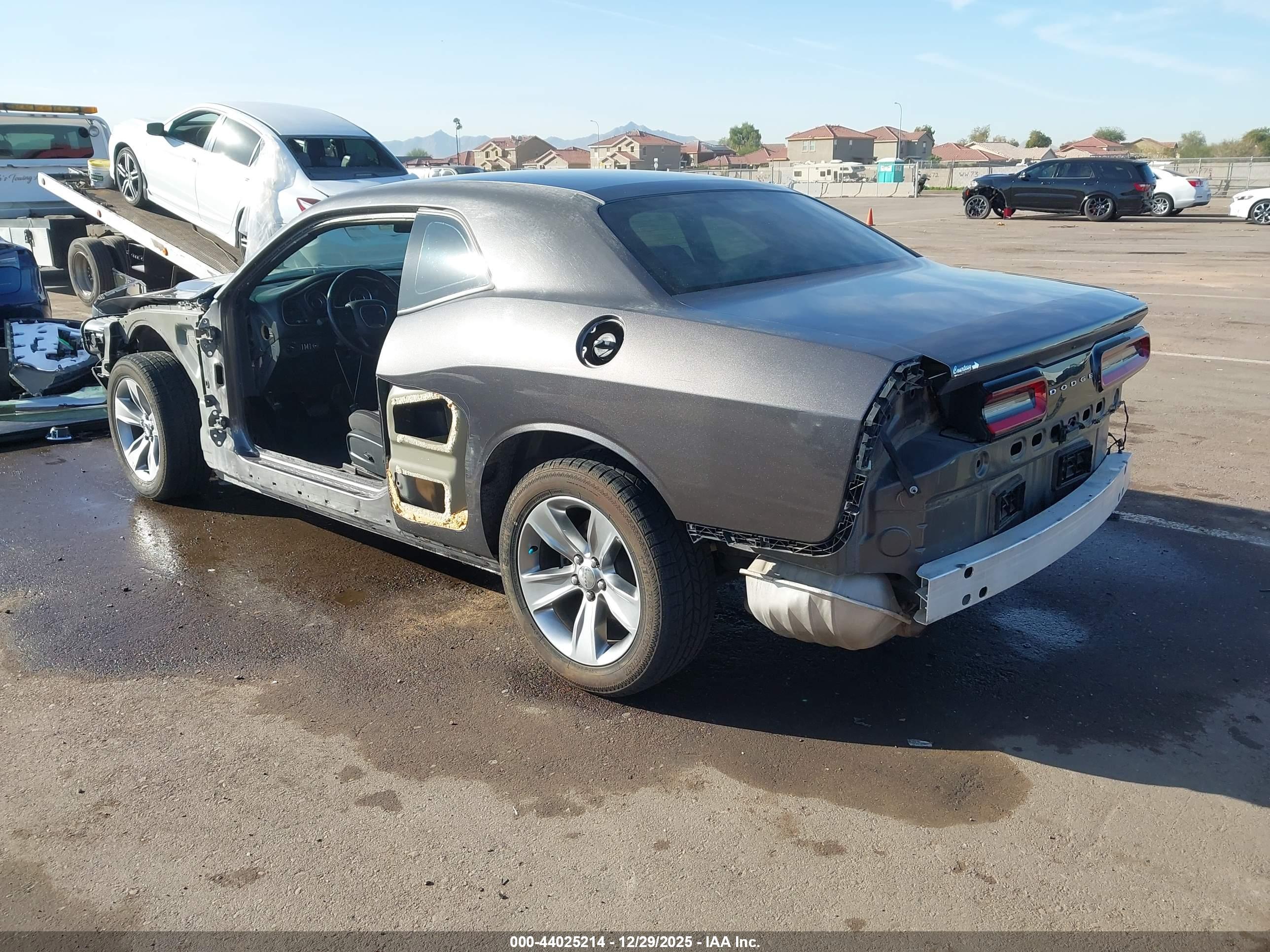 DODGE CHALLENGER image 3