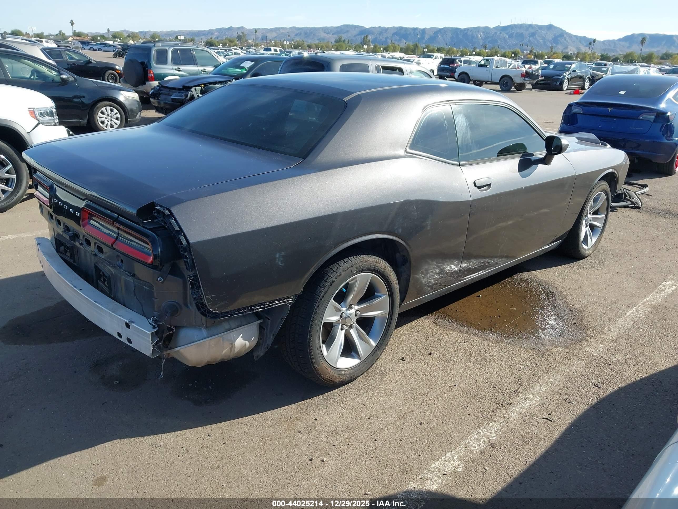 DODGE CHALLENGER image 4