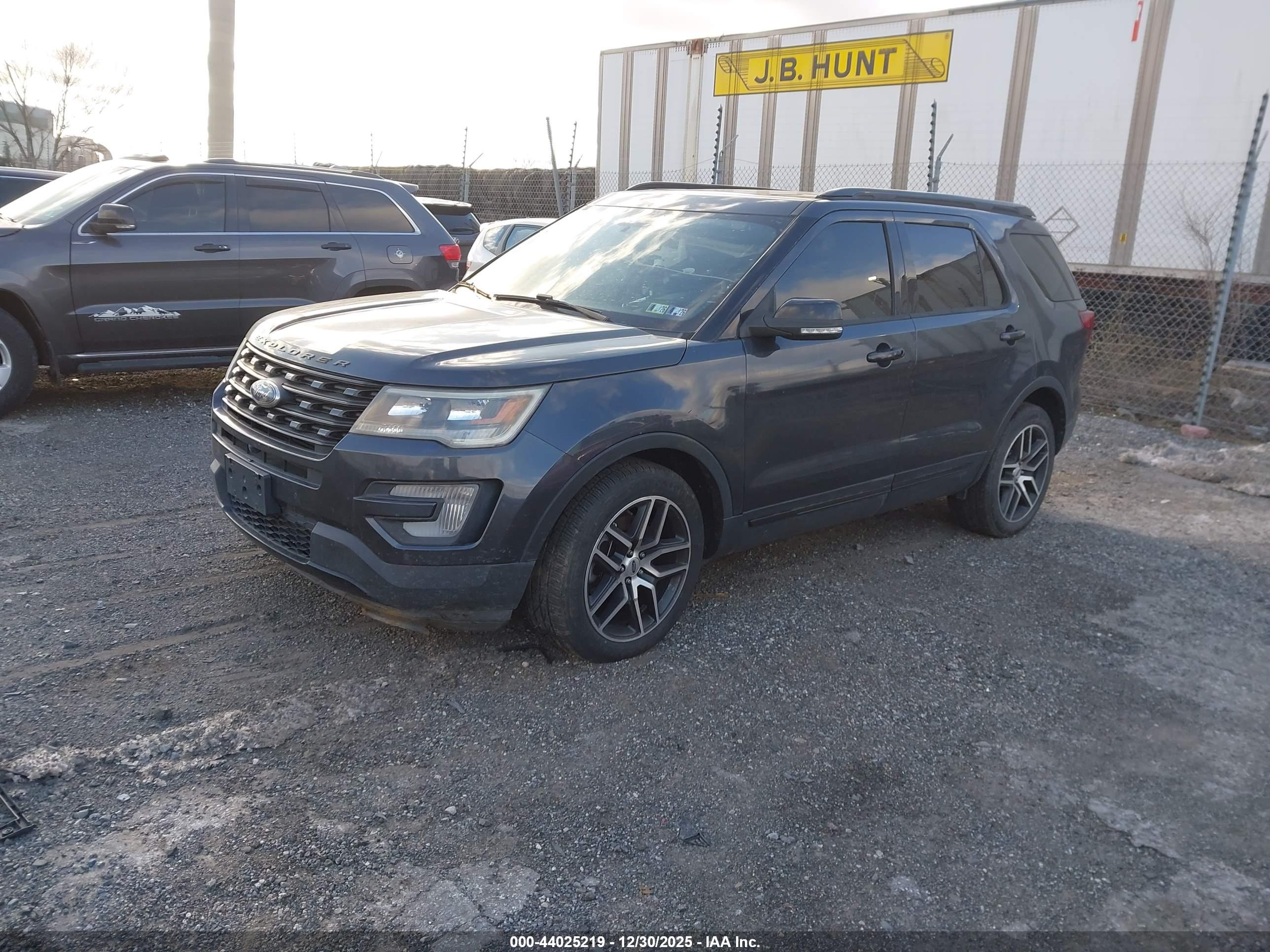 FORD EXPLORER image 2