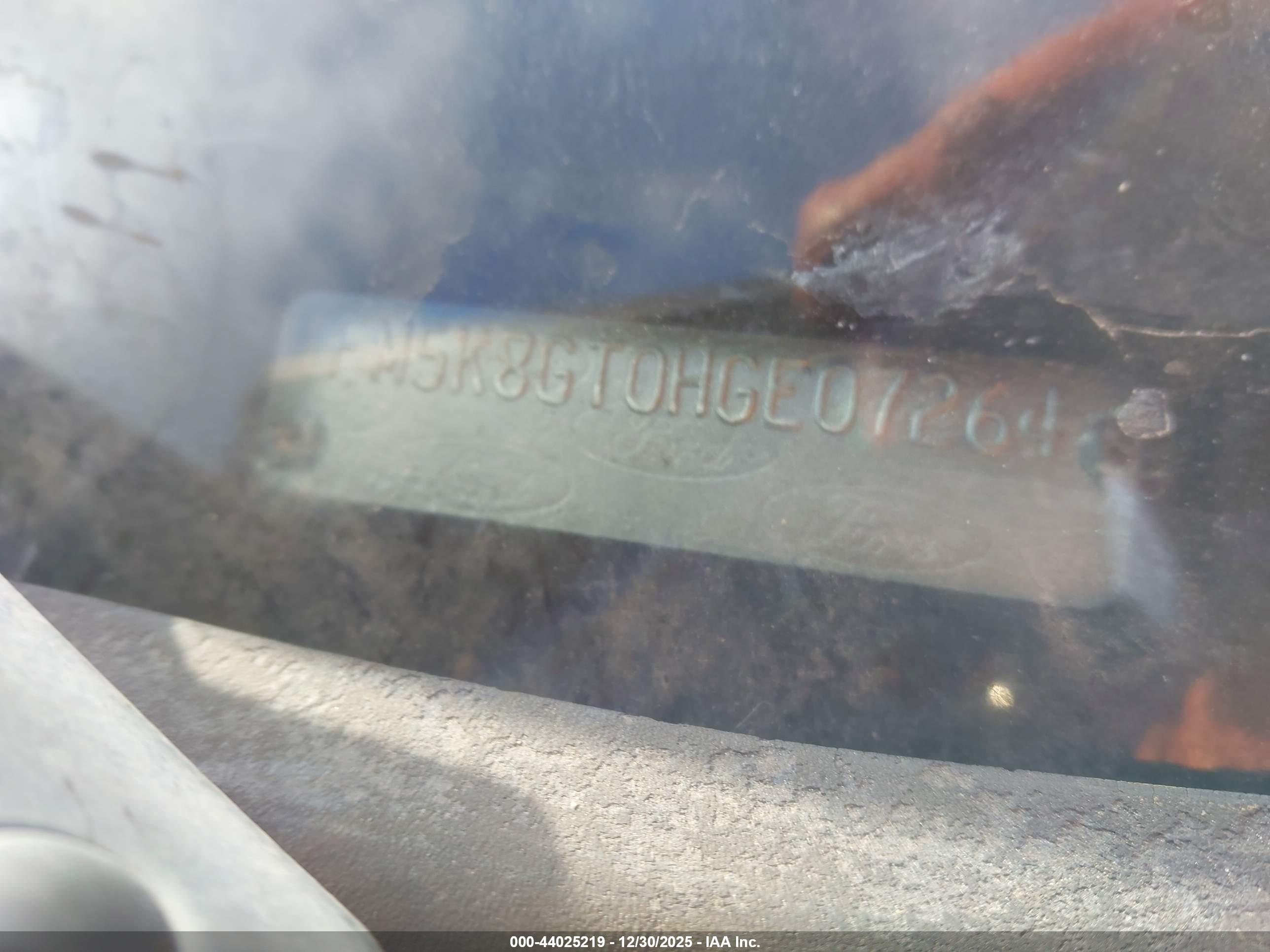 FORD EXPLORER image 9