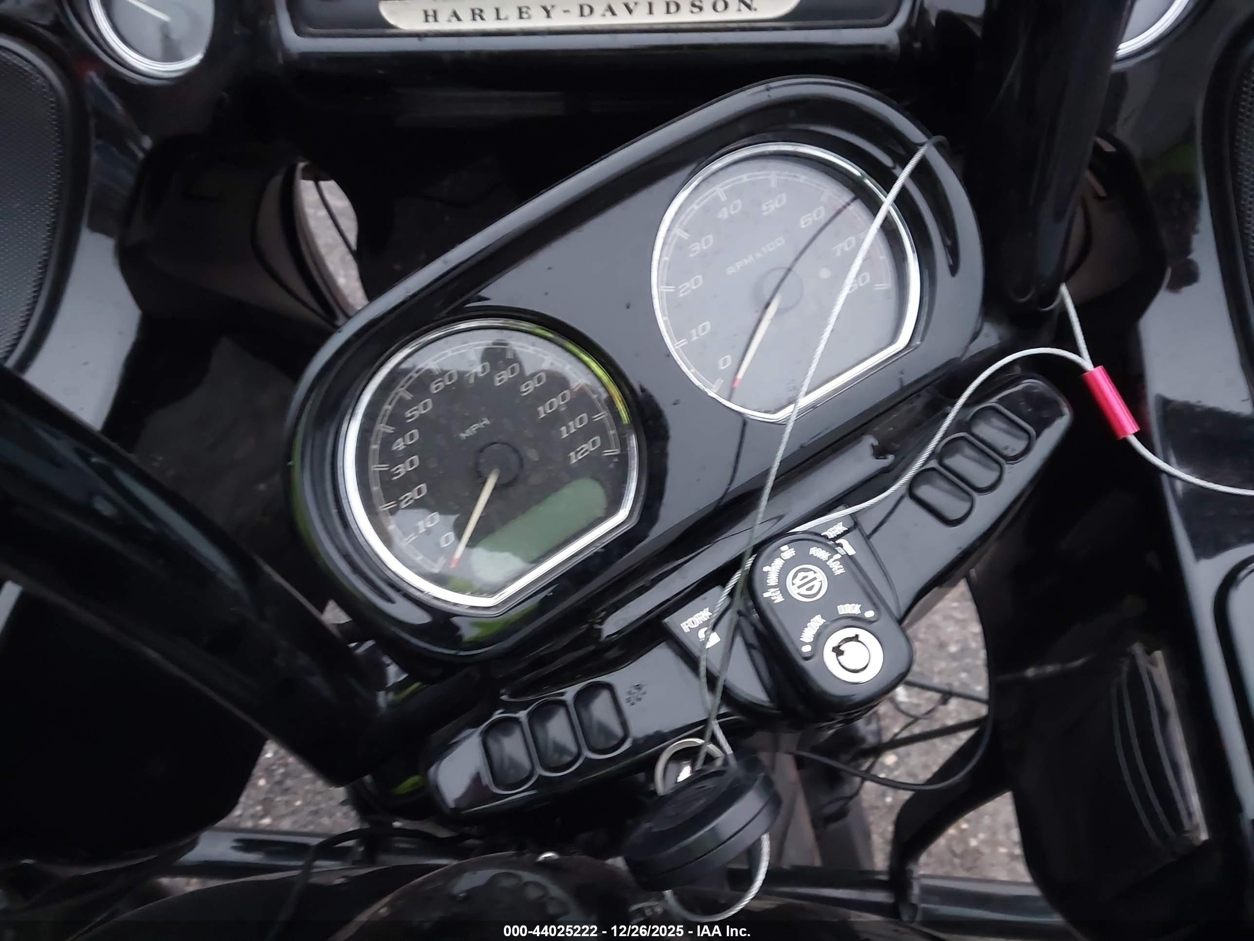 HARLEY-DAVIDSON FLTRXS image 7