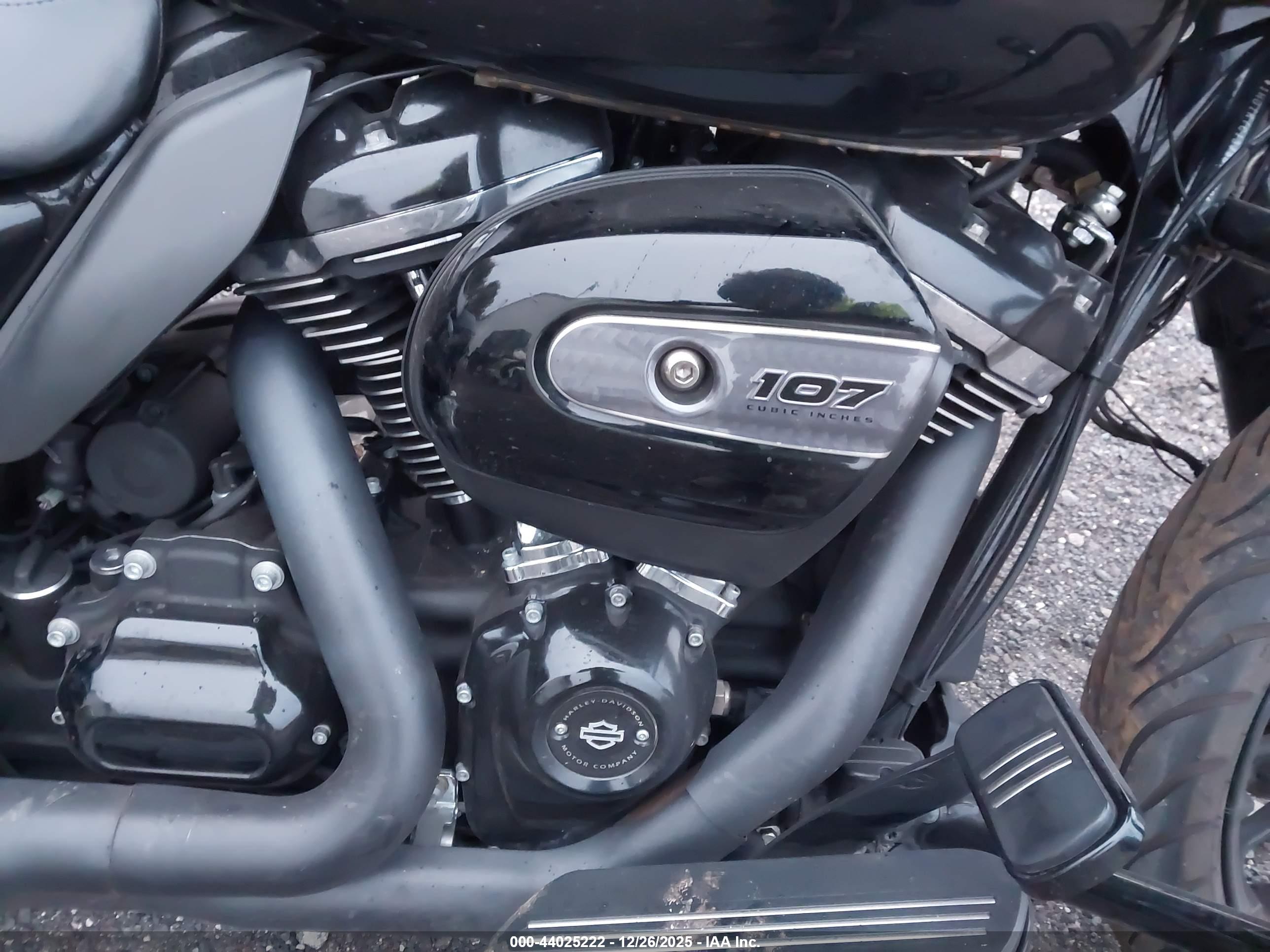 HARLEY-DAVIDSON FLTRXS image 8