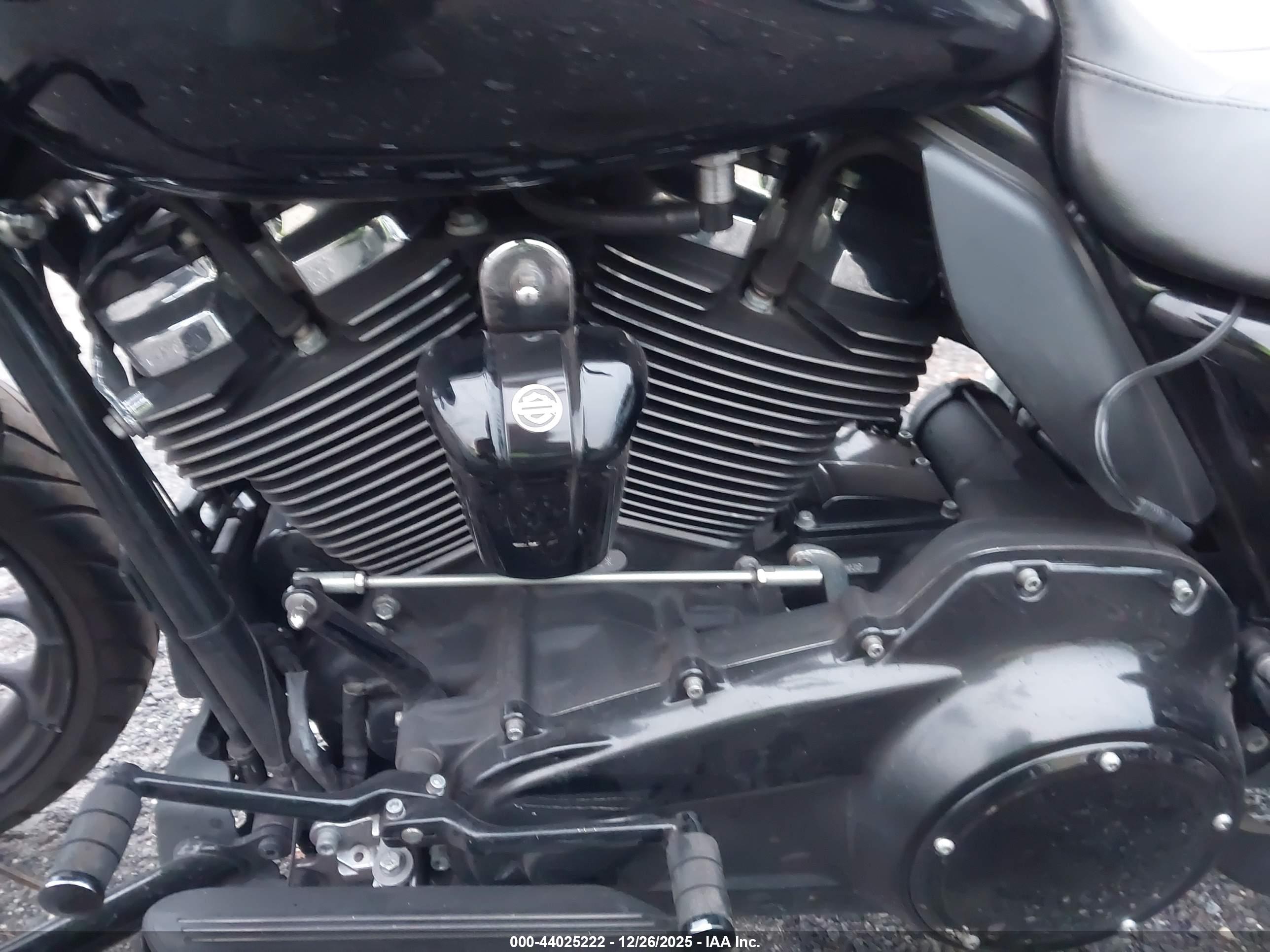 HARLEY-DAVIDSON FLTRXS image 9