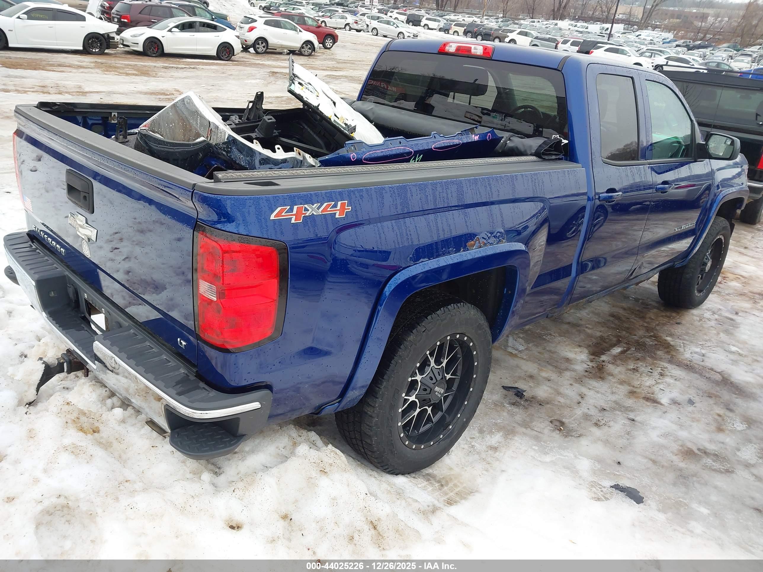 CHEVROLET SILVERADO image 4