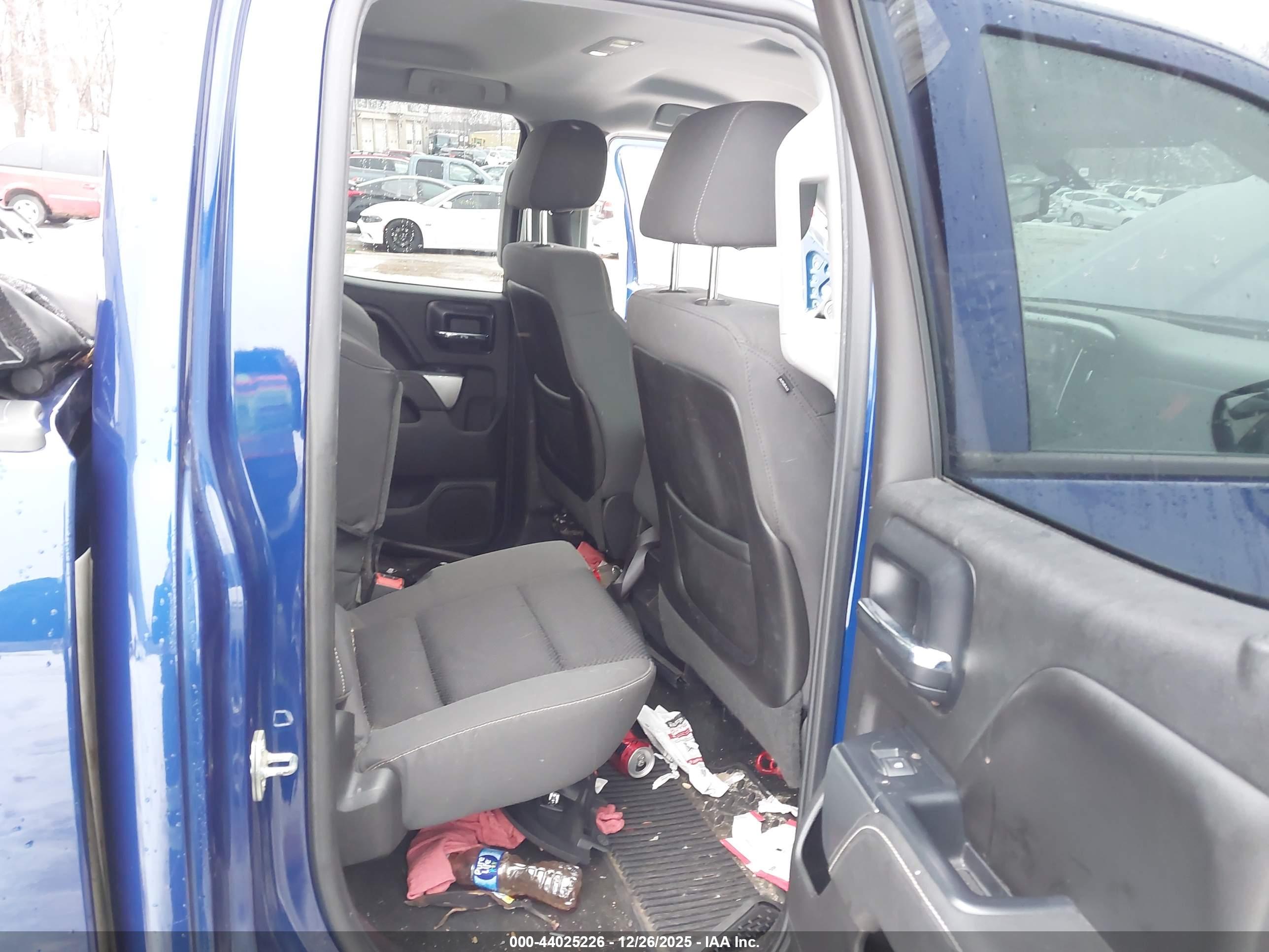 CHEVROLET SILVERADO image 8