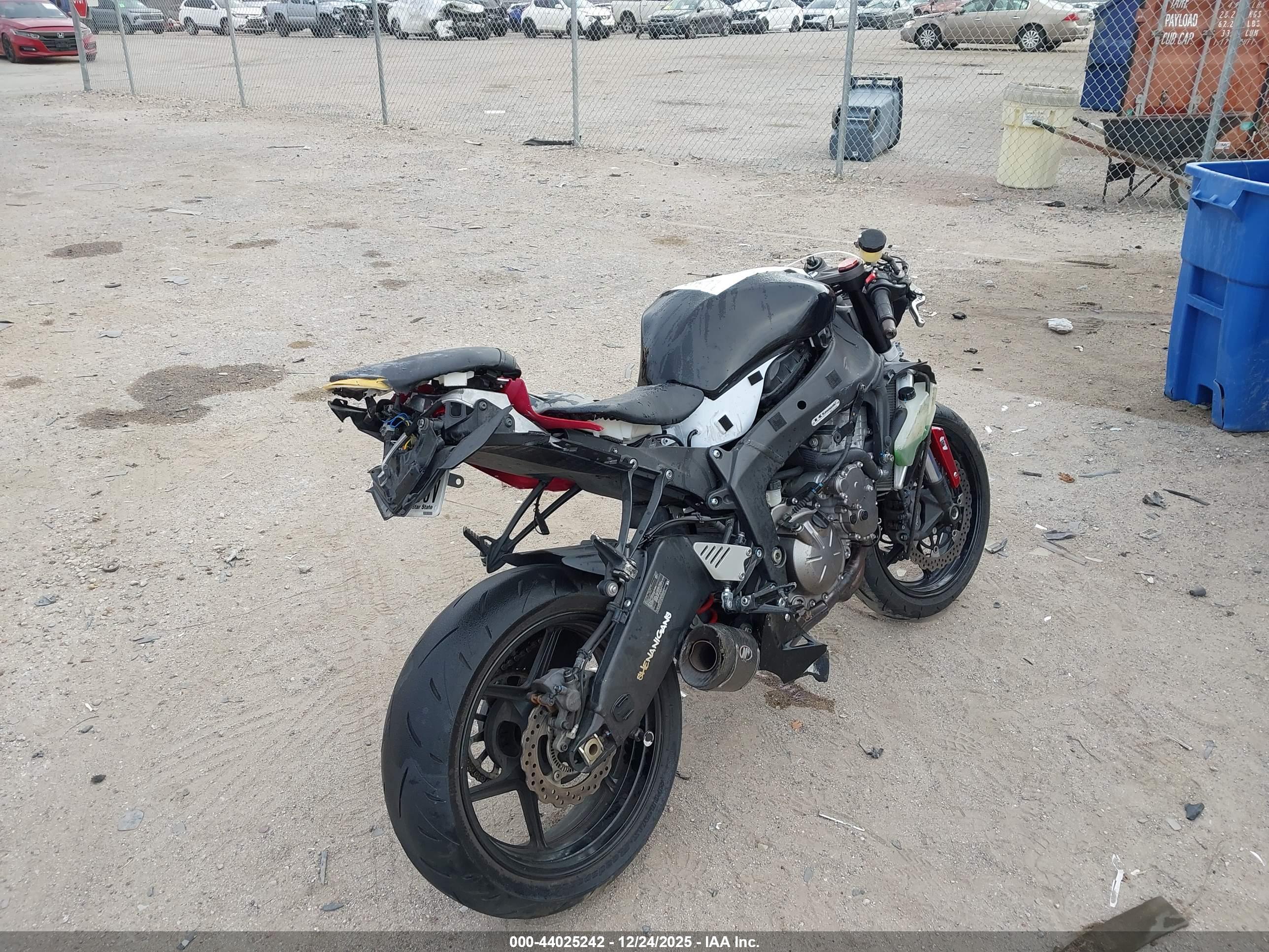 KAWASAKI ZX636 image 4