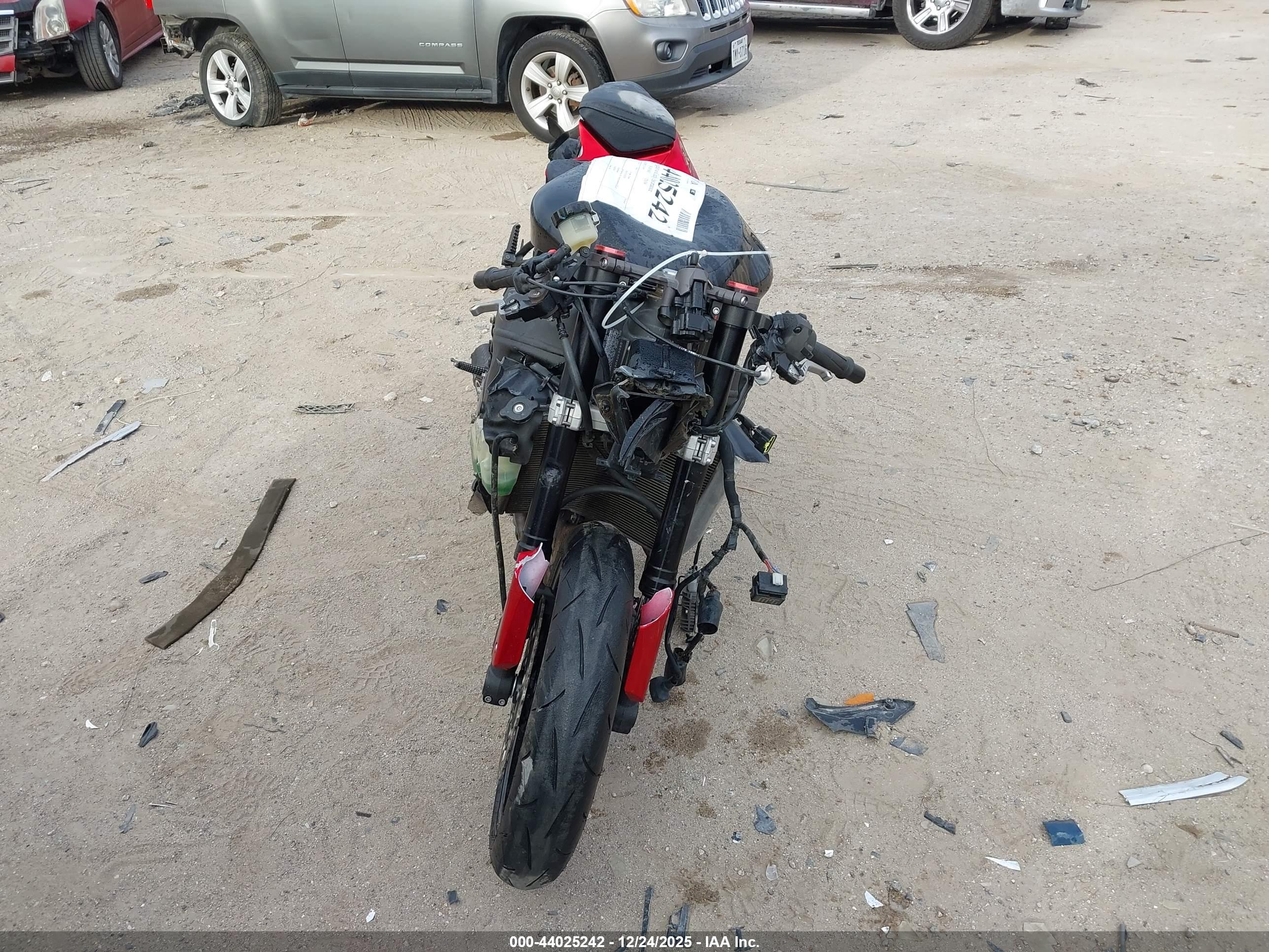 KAWASAKI ZX636 image 5