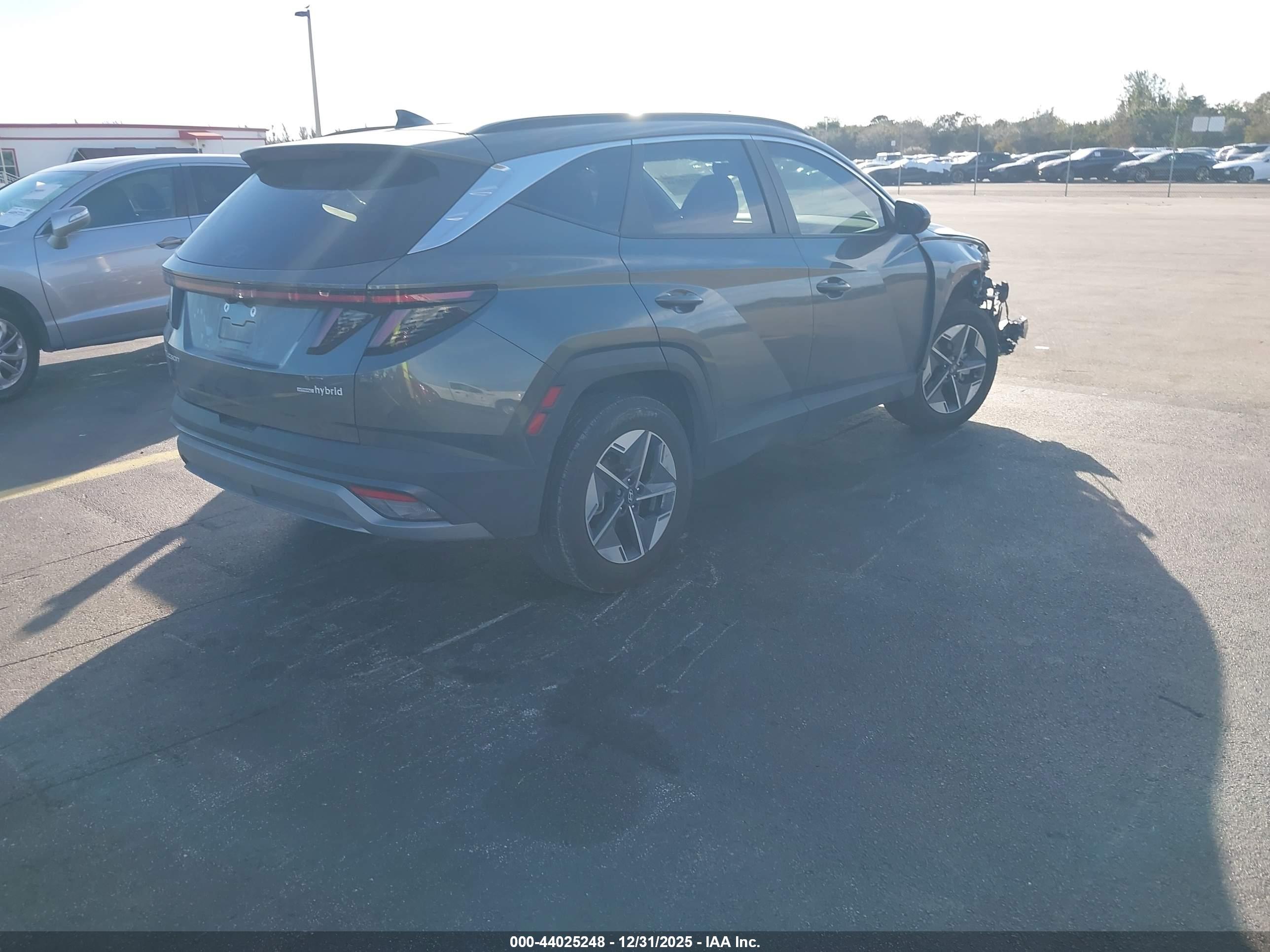 HYUNDAI TUCSON image 4