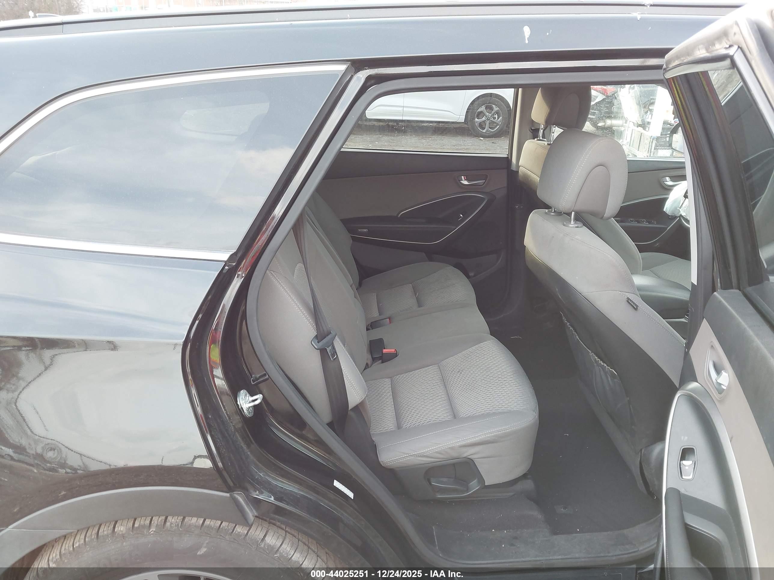 HYUNDAI SANTA image 8