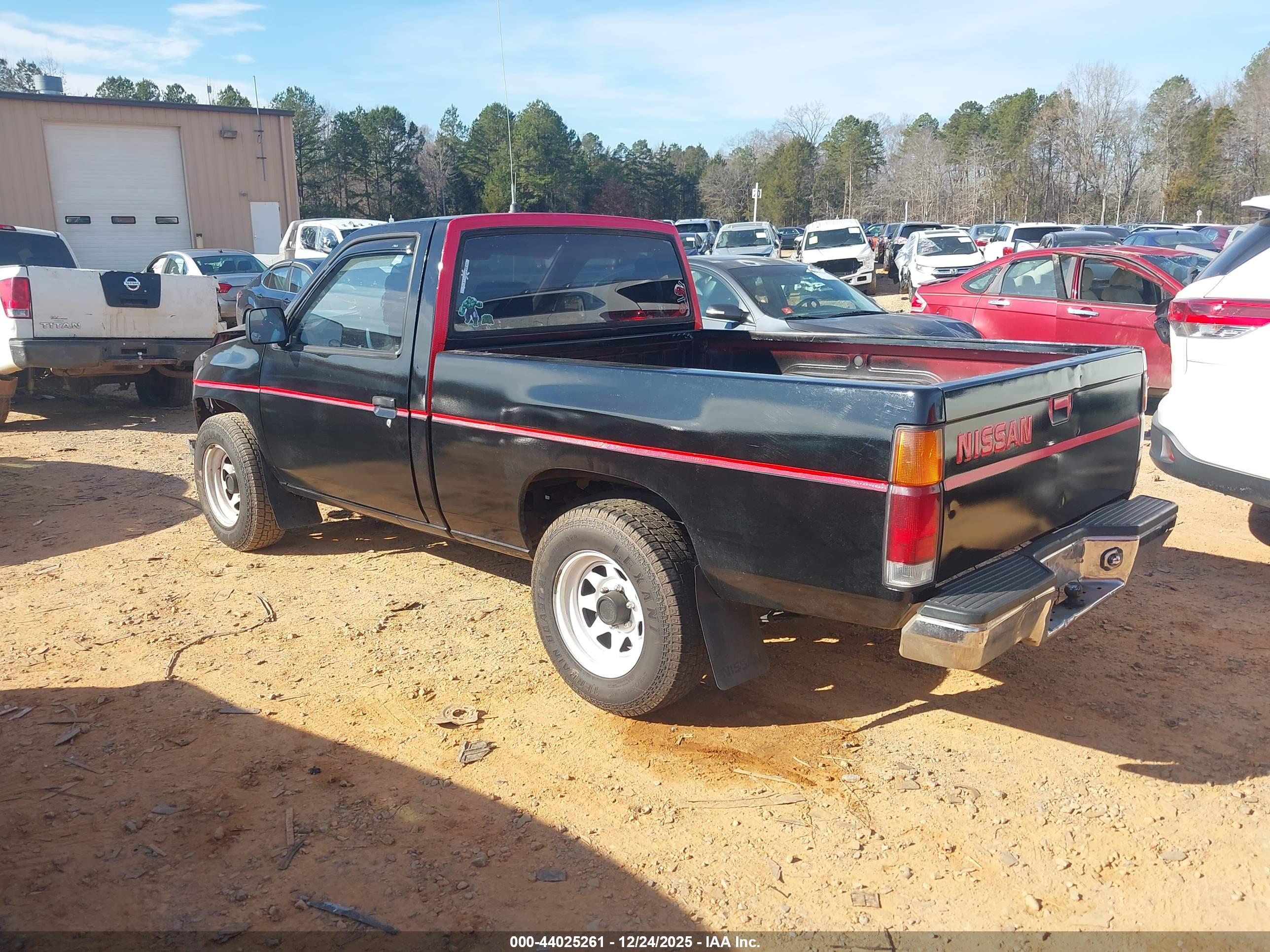 NISSAN TRUCK image 3