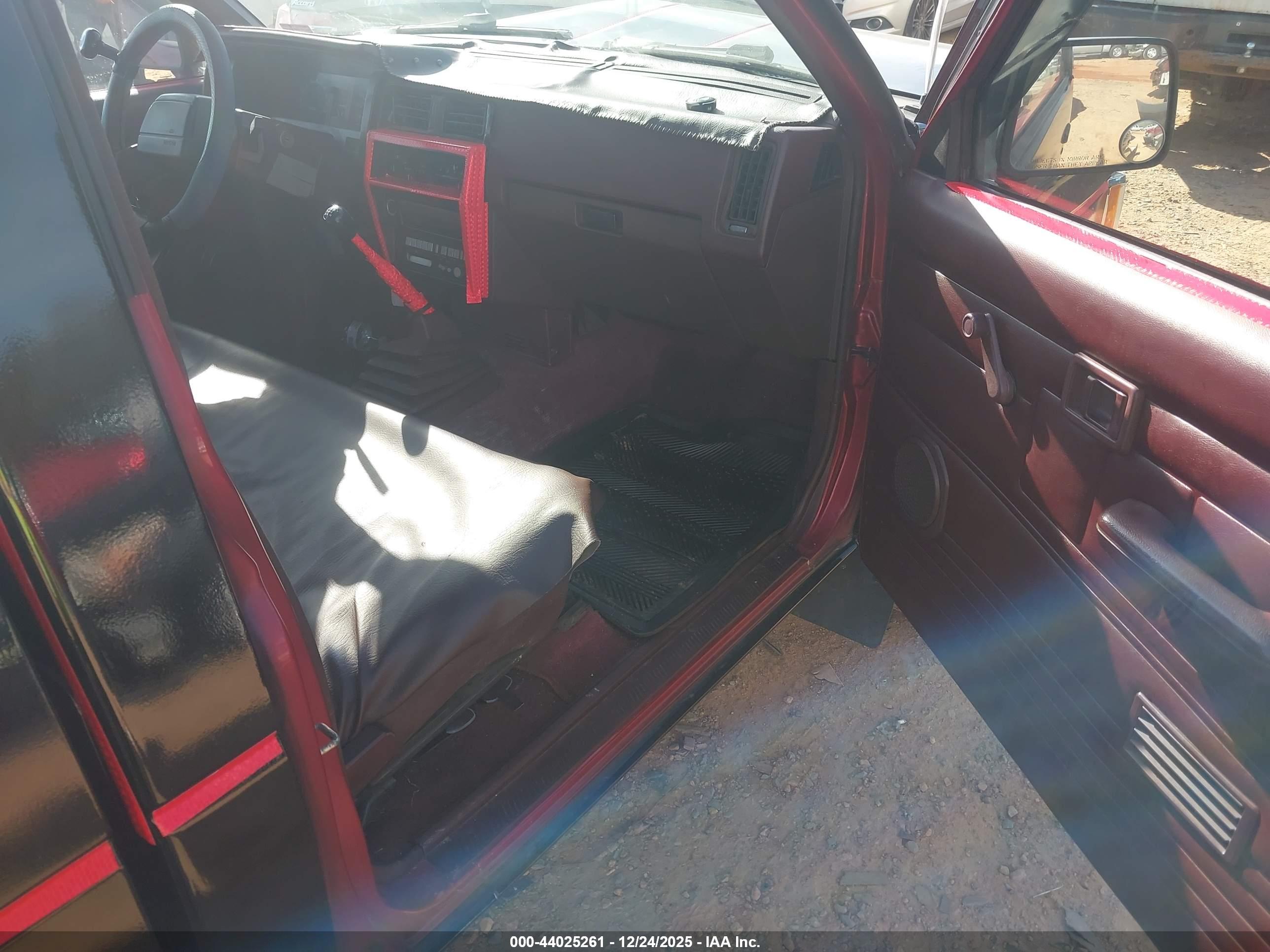NISSAN TRUCK image 5