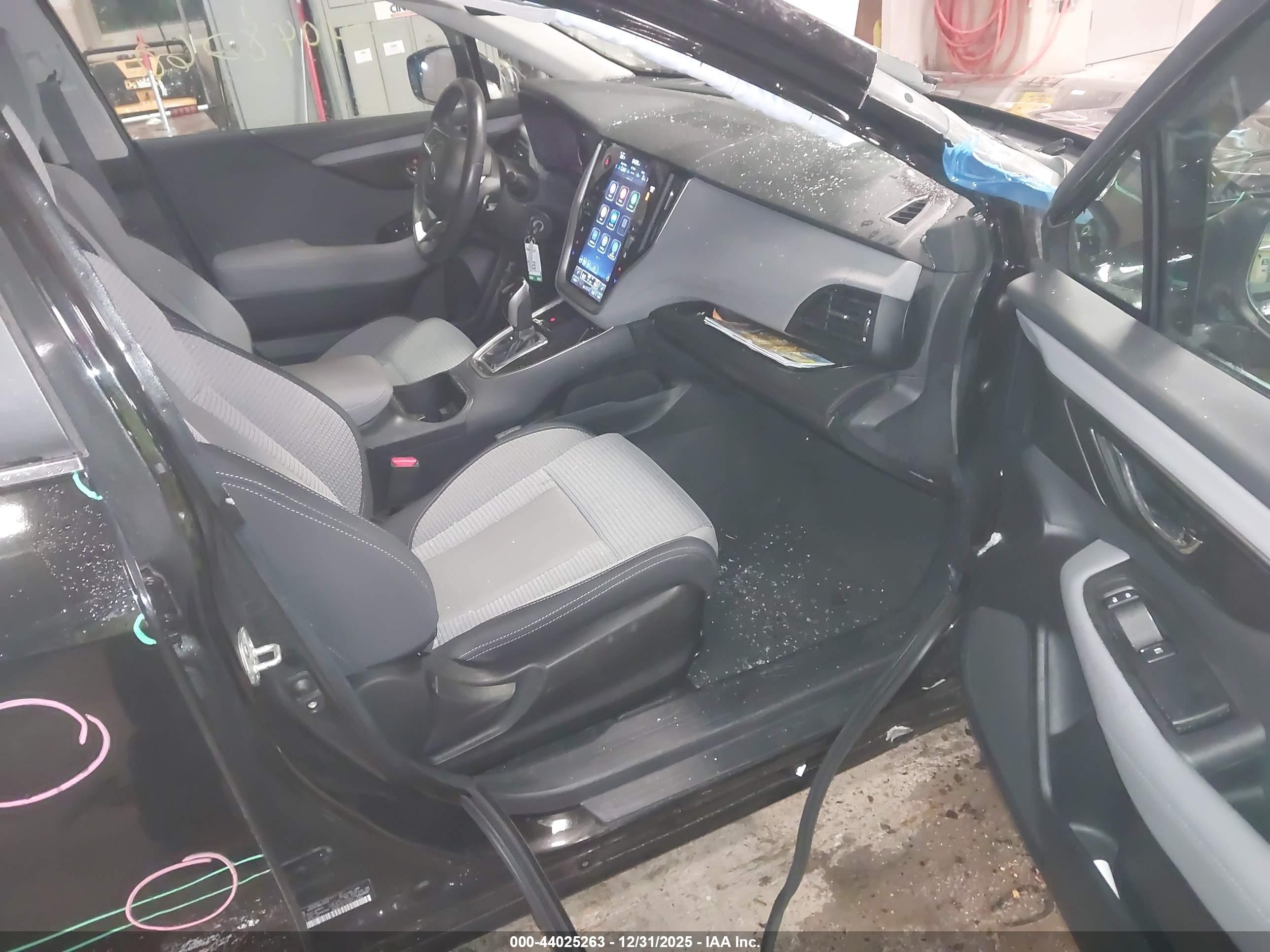 SUBARU OUTBACK image 5