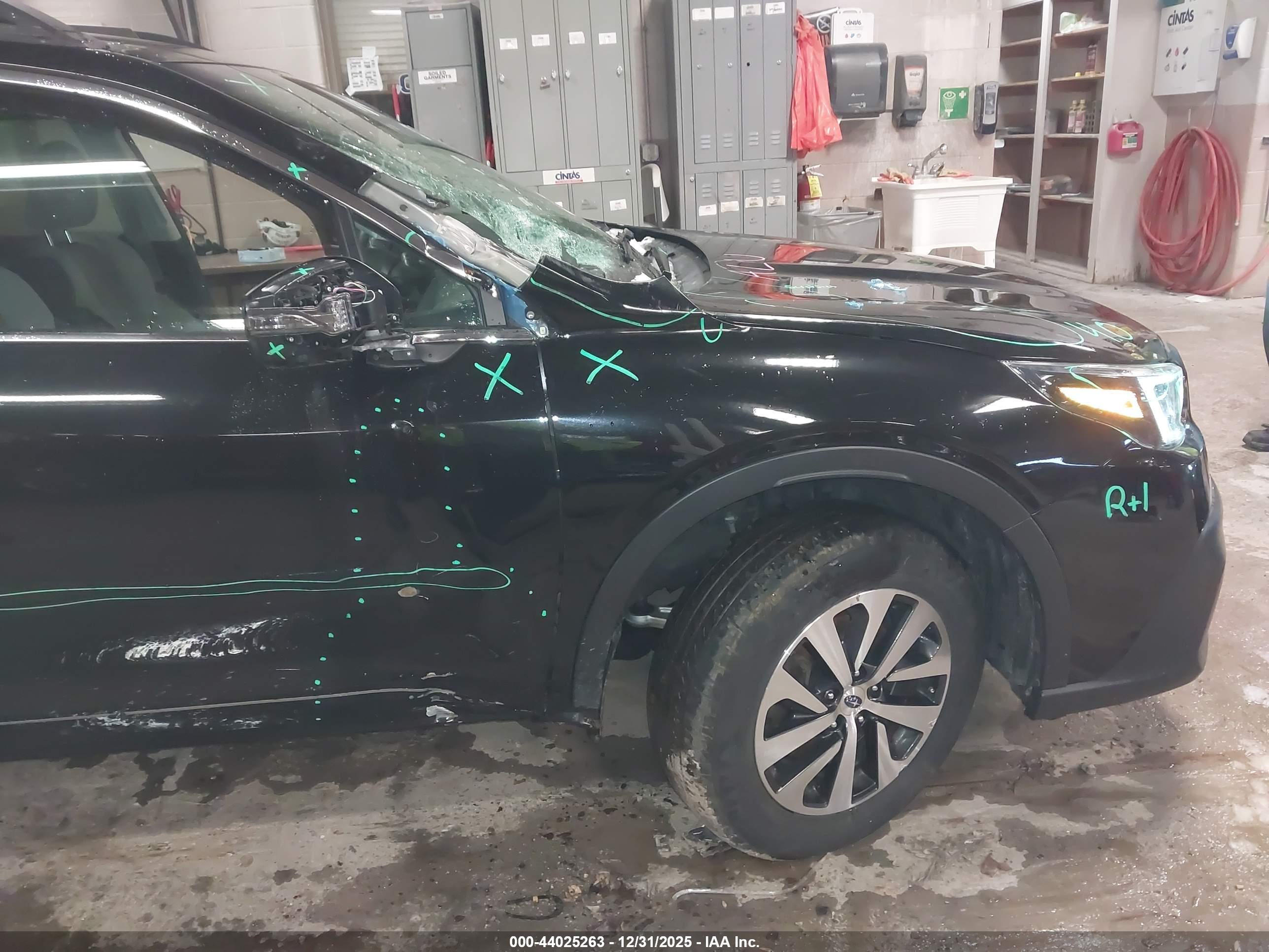 SUBARU OUTBACK image 6