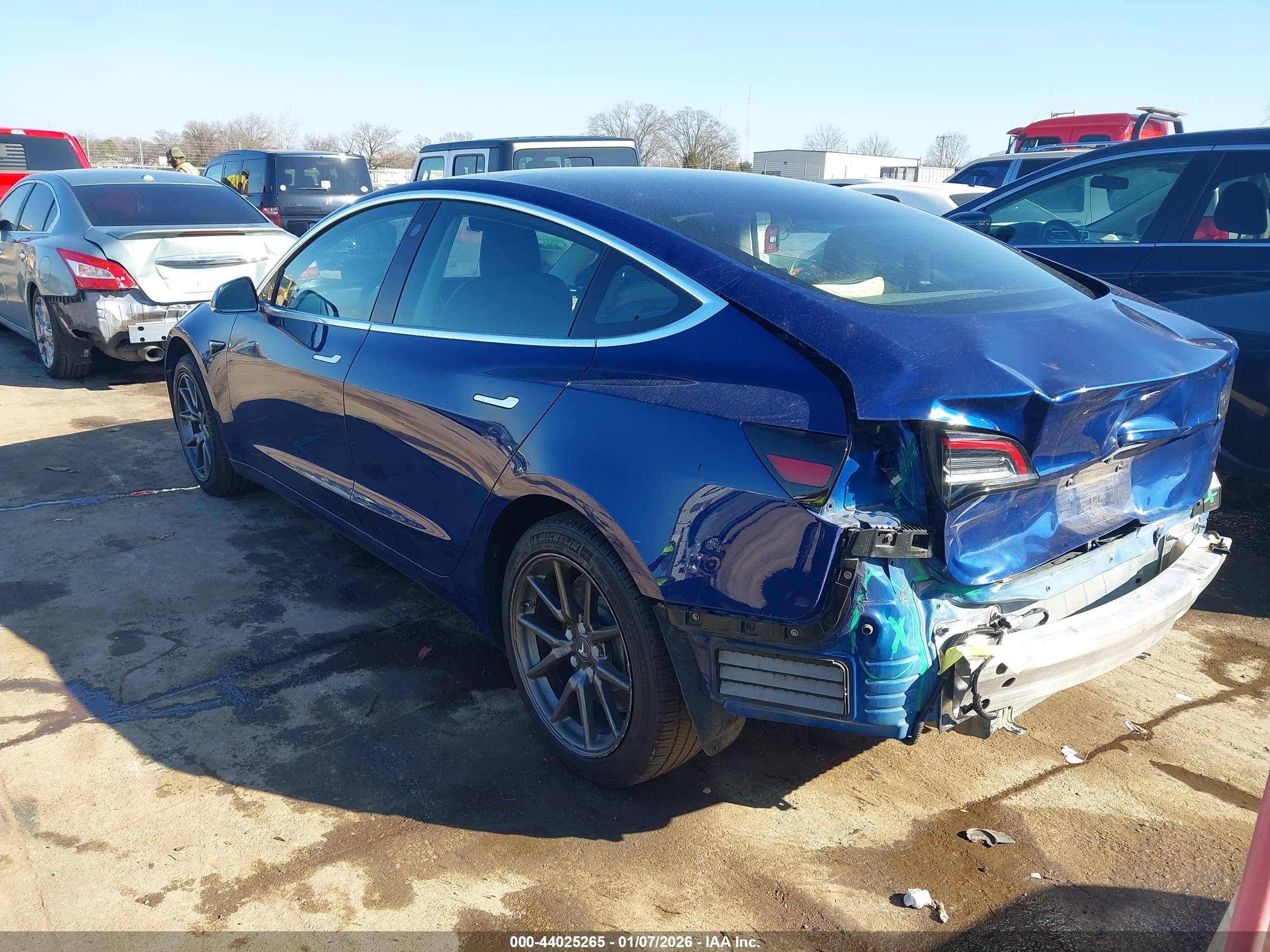 TESLA MODEL image 3
