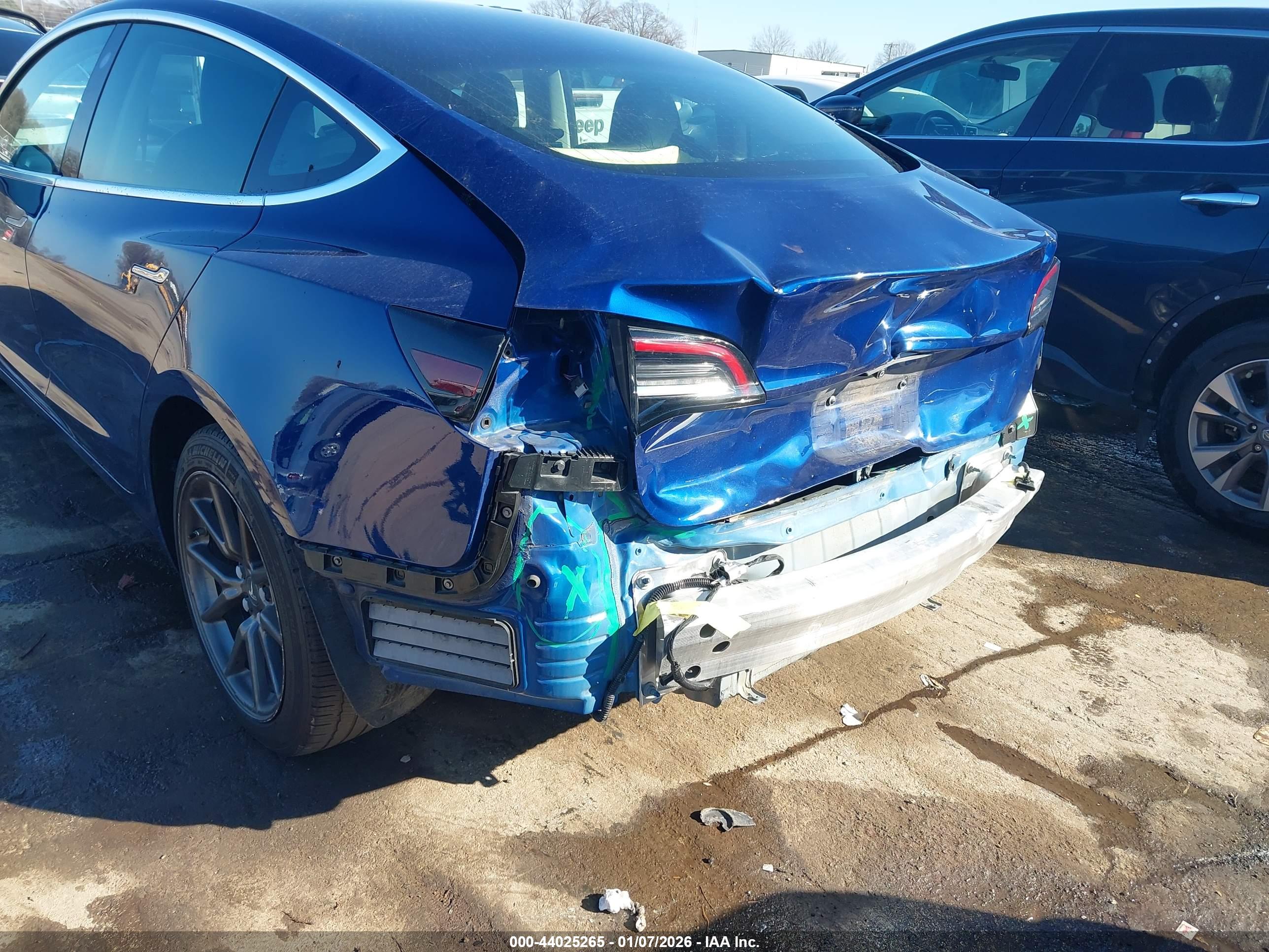TESLA MODEL image 6