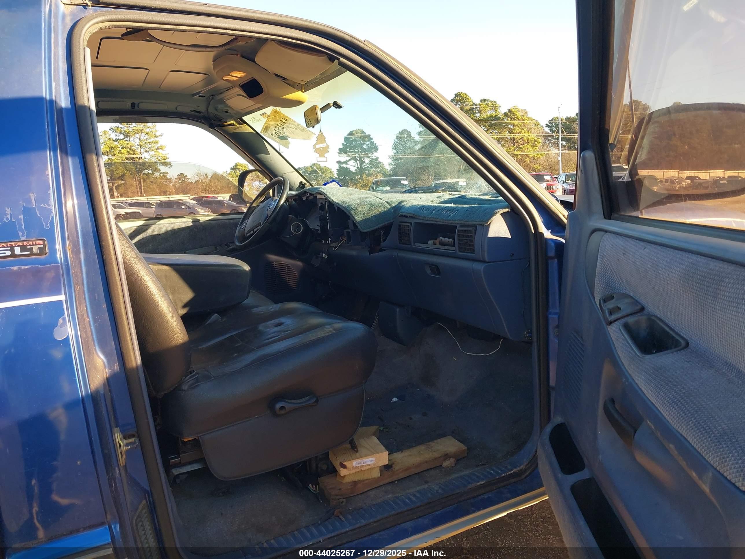 DODGE RAM image 5