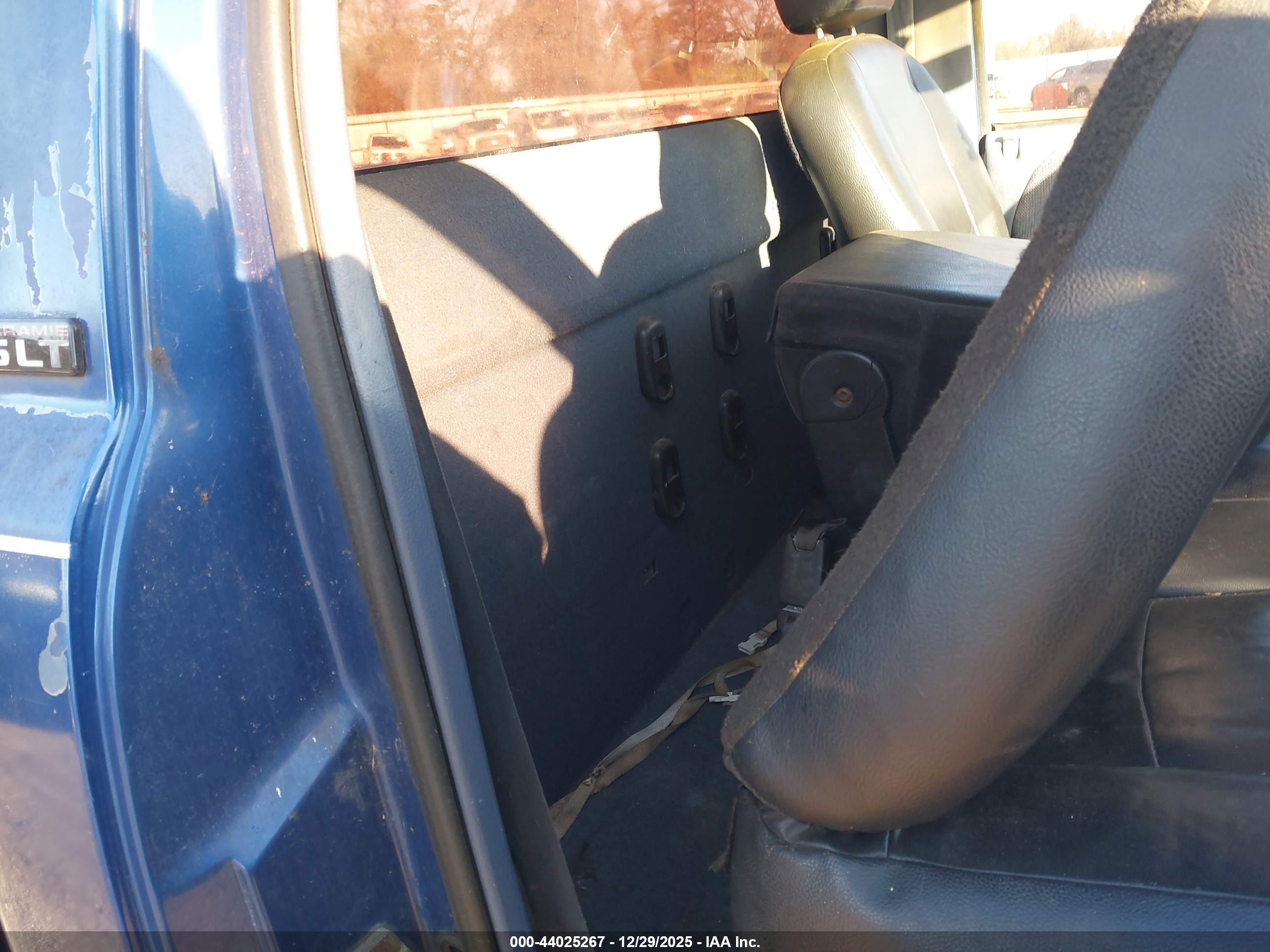 DODGE RAM image 8