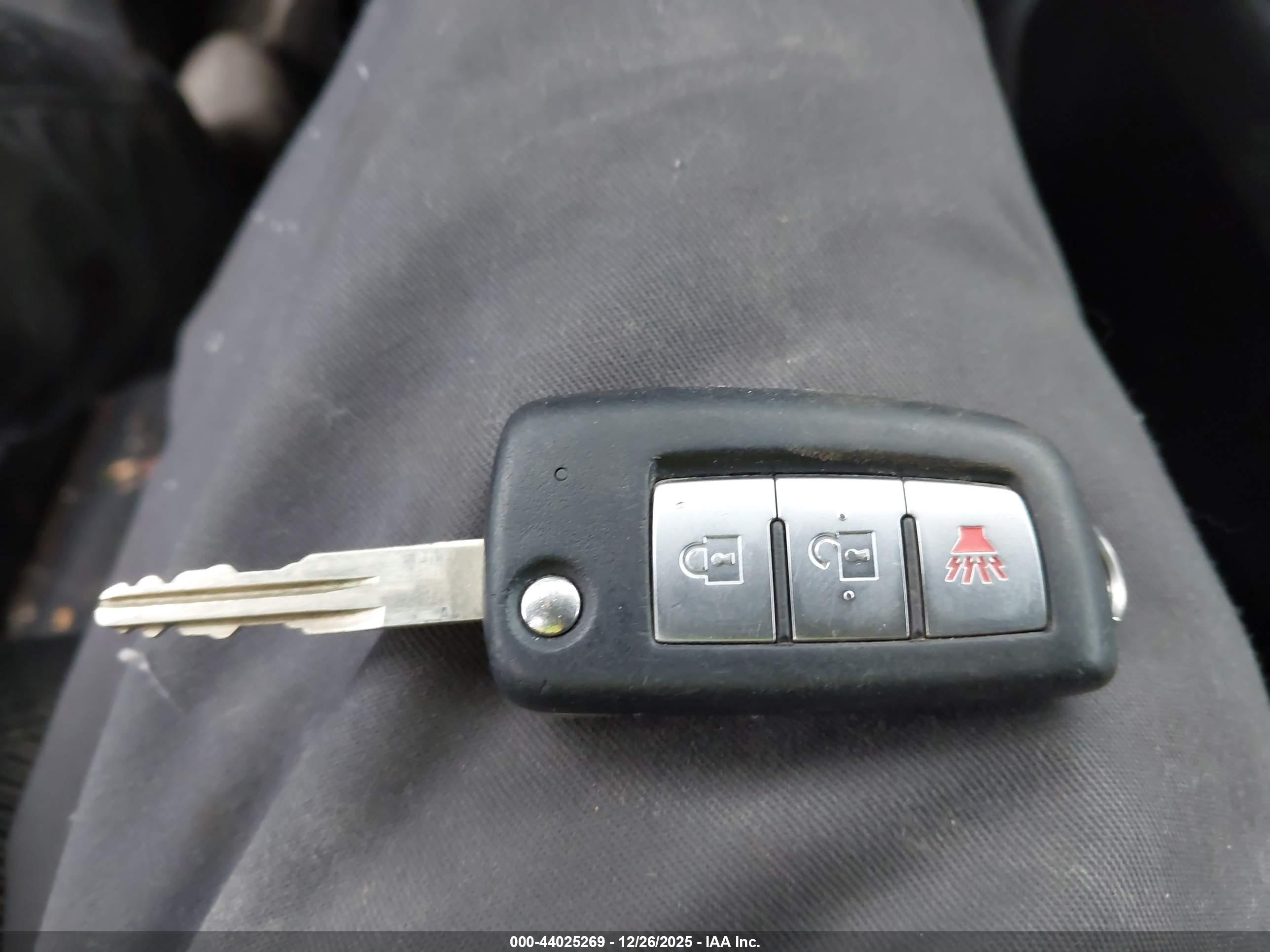 NISSAN ROGUE image 11