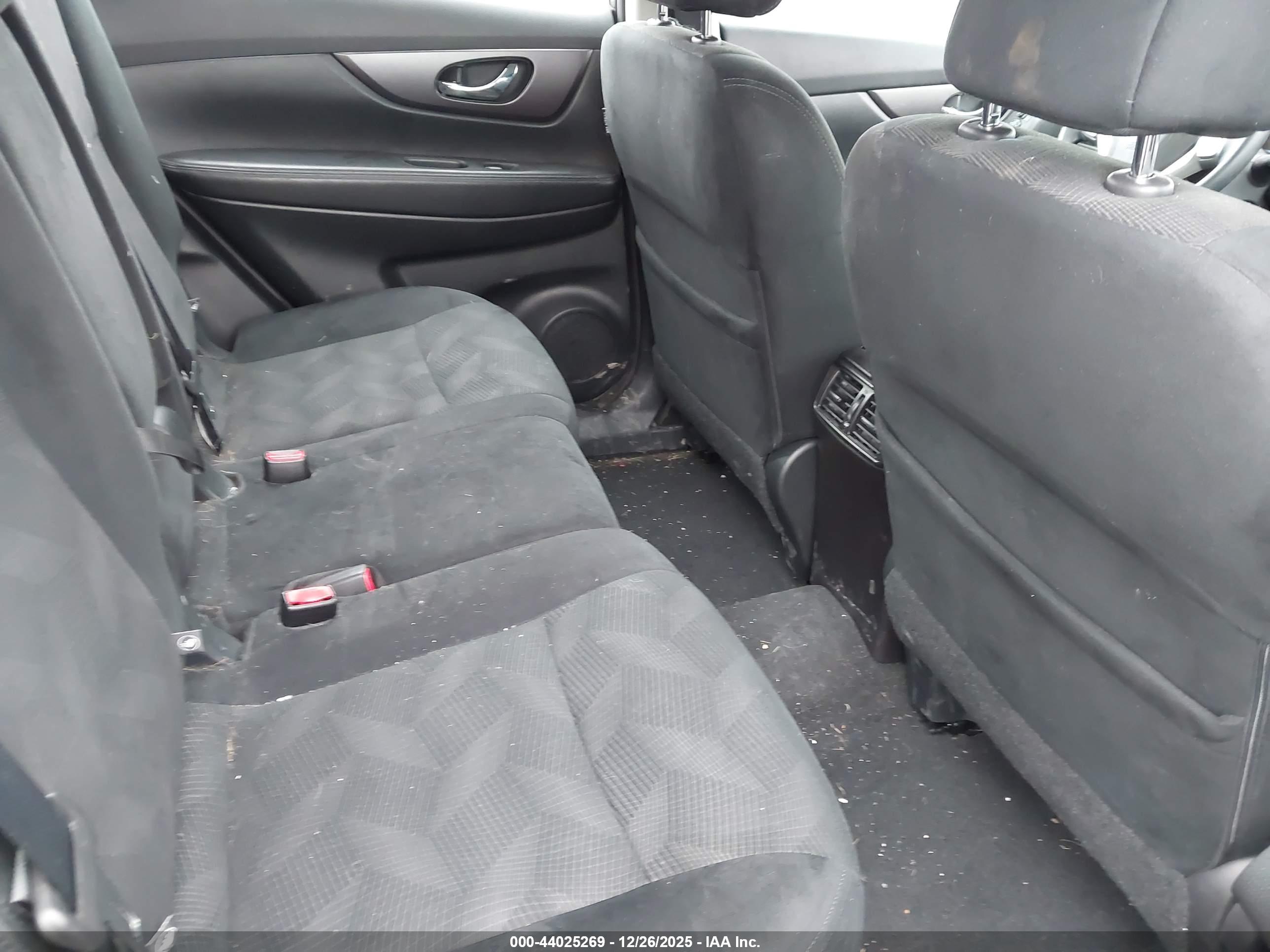 NISSAN ROGUE image 8