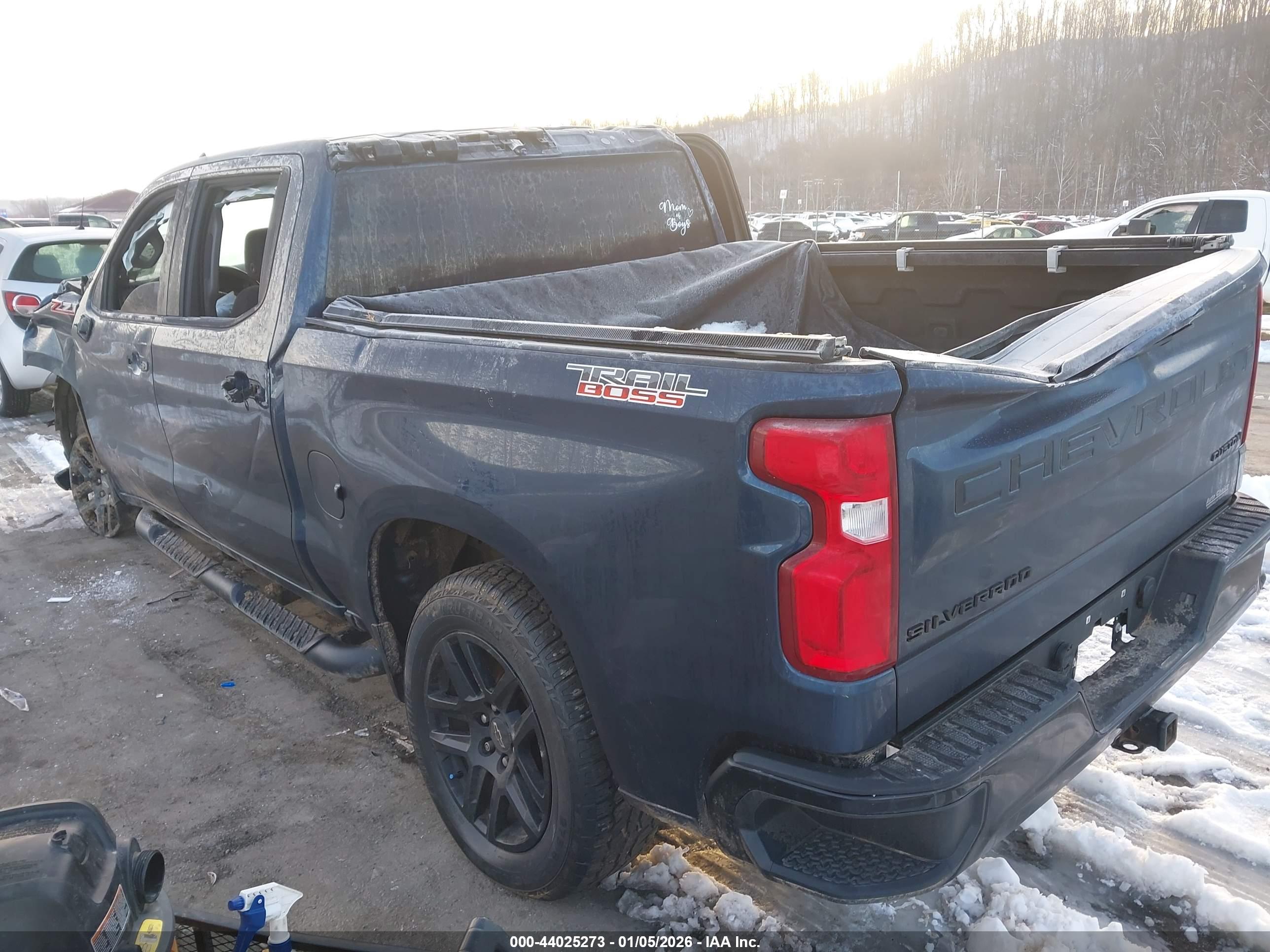 CHEVROLET SILVERADO image 3