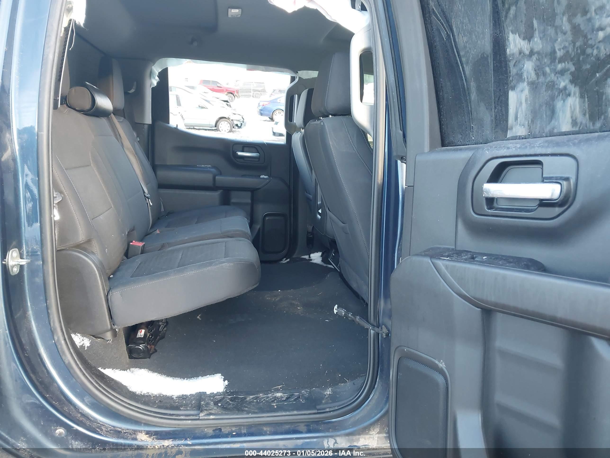 CHEVROLET SILVERADO image 8